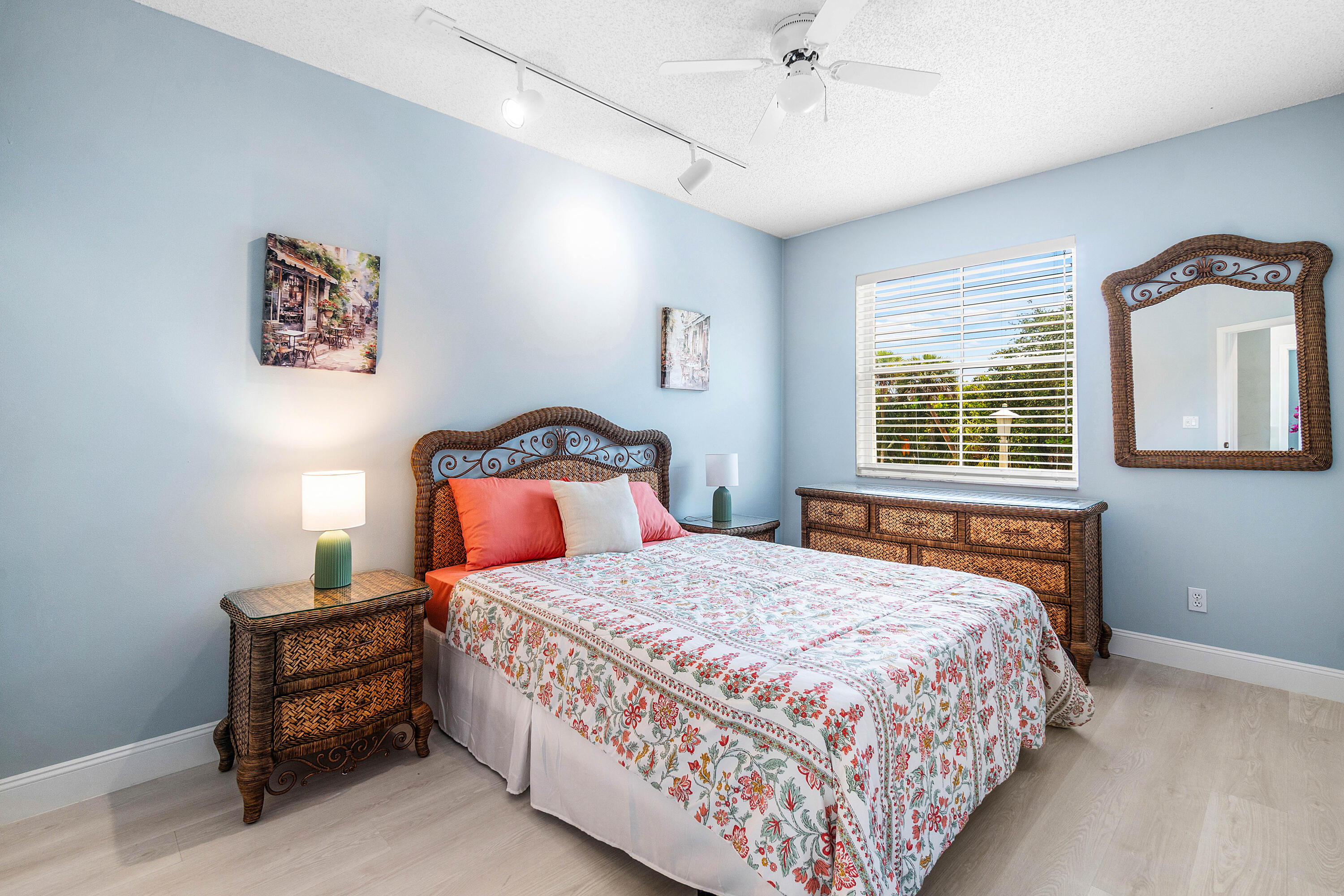 Lawrence Oaks - Residential Lease
