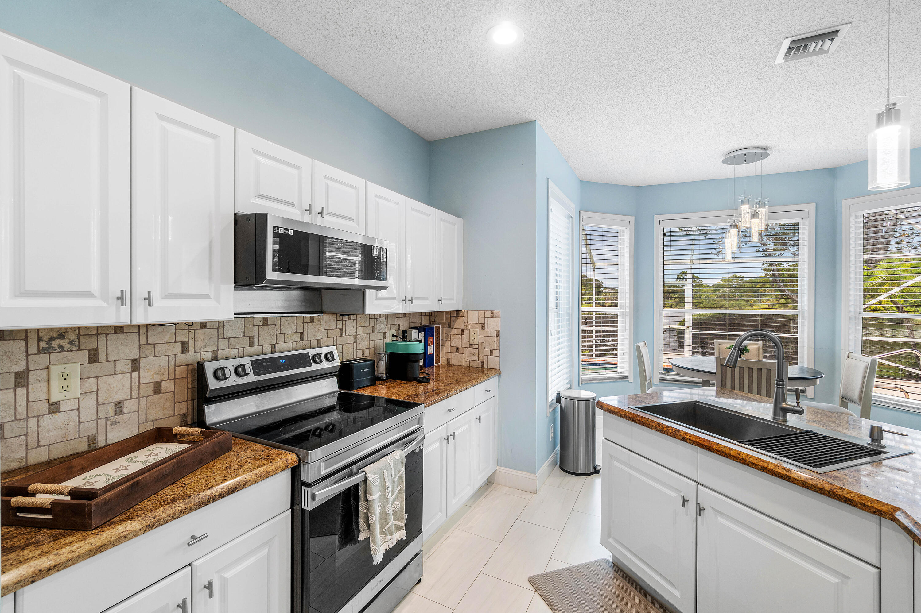 Lawrence Oaks - Residential Lease