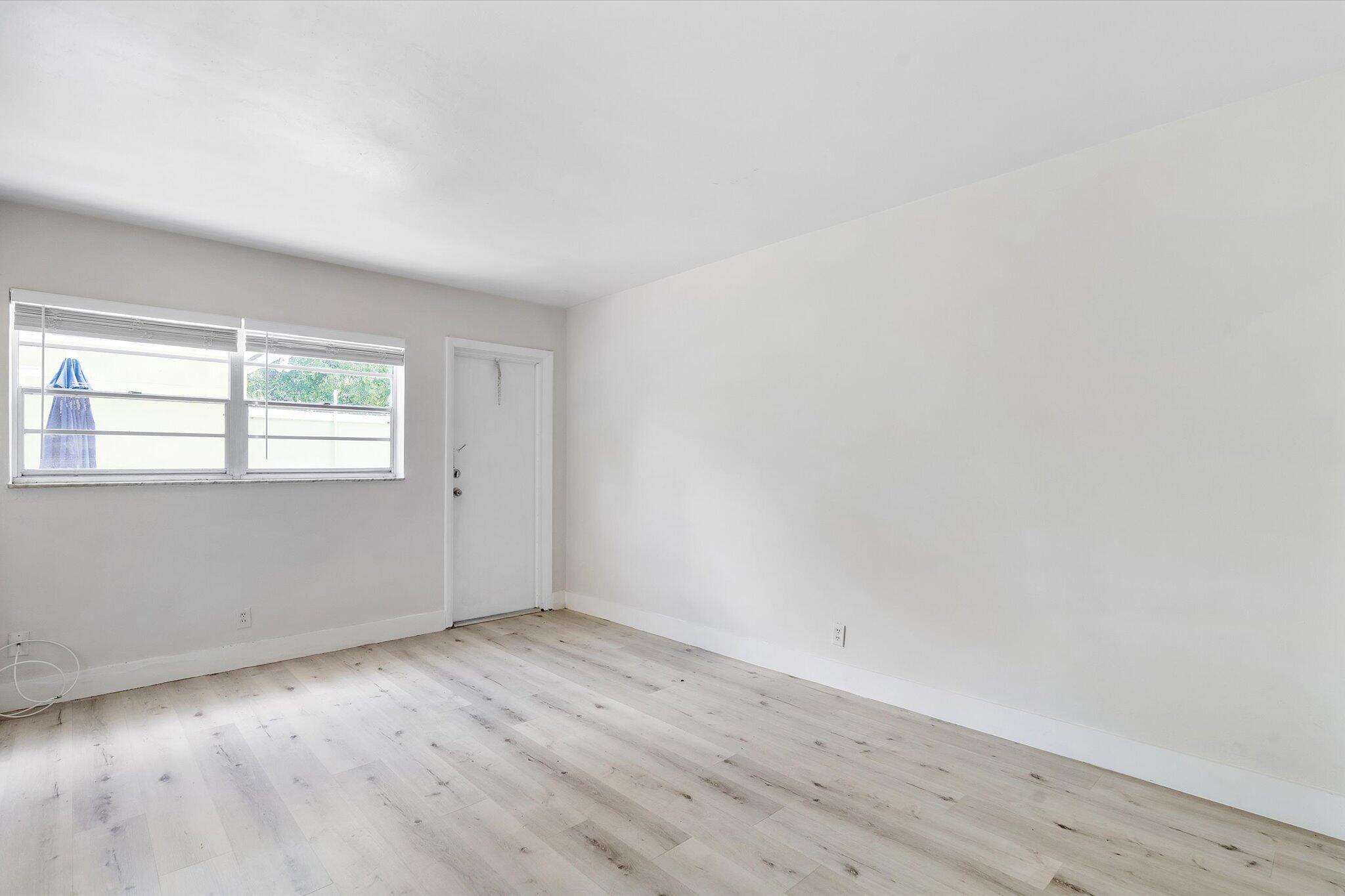 HOLLYWOOD SOUTH SIDE ADD - Residential Lease