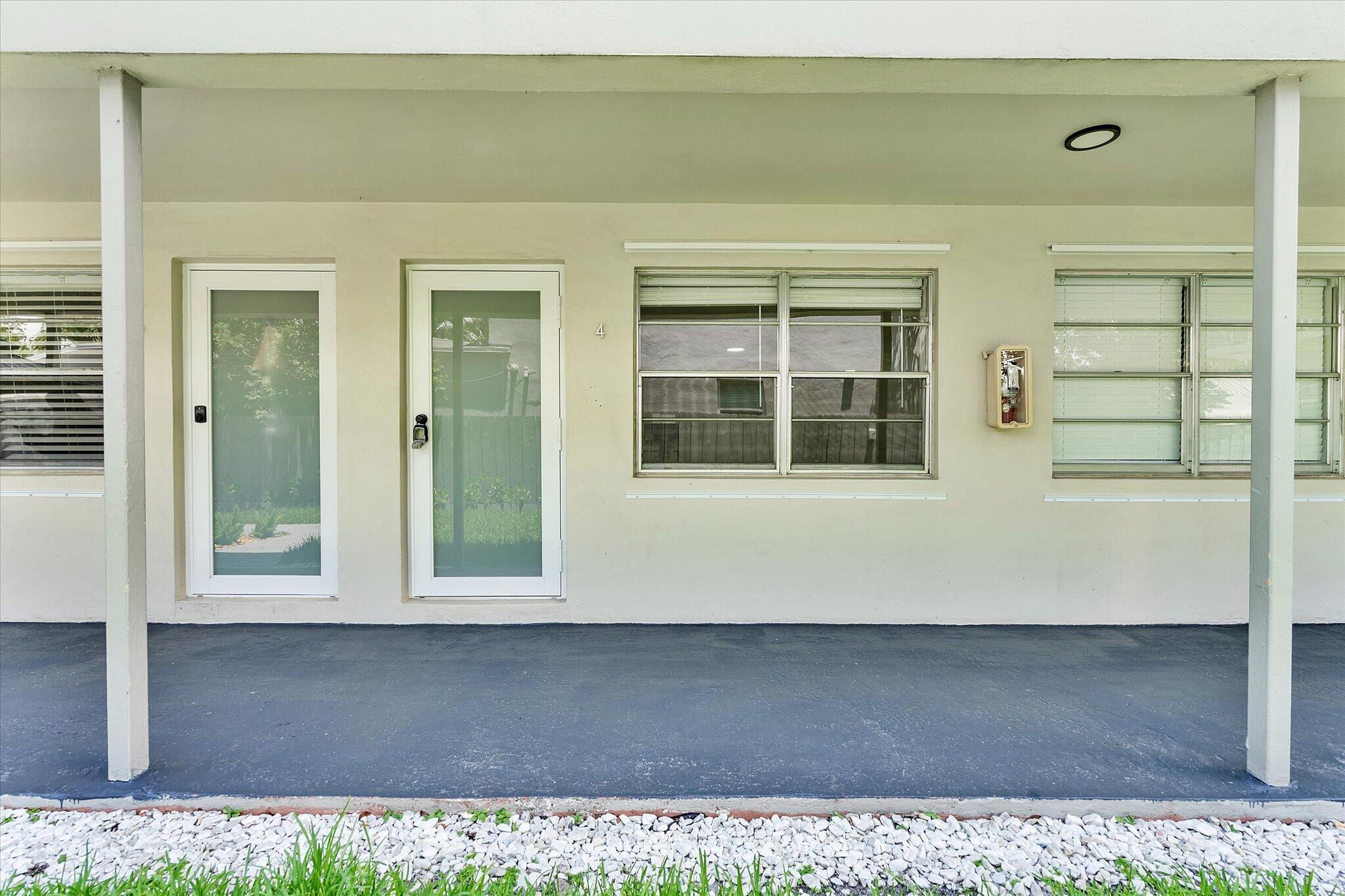 HOLLYWOOD SOUTH SIDE ADD - Residential Lease