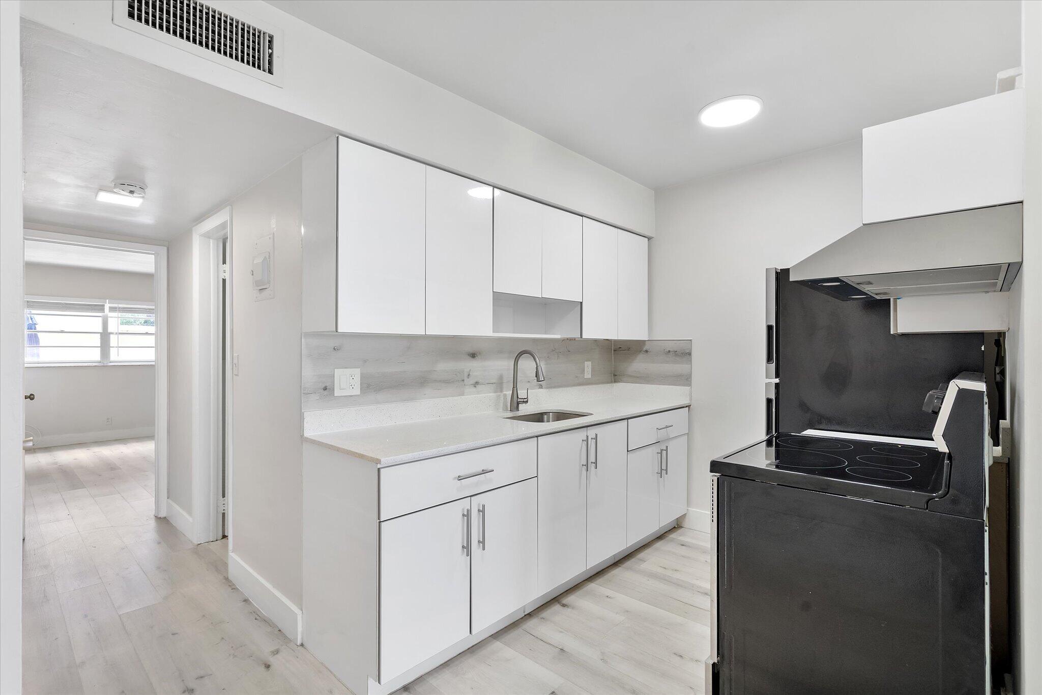 HOLLYWOOD SOUTH SIDE ADD - Residential Lease