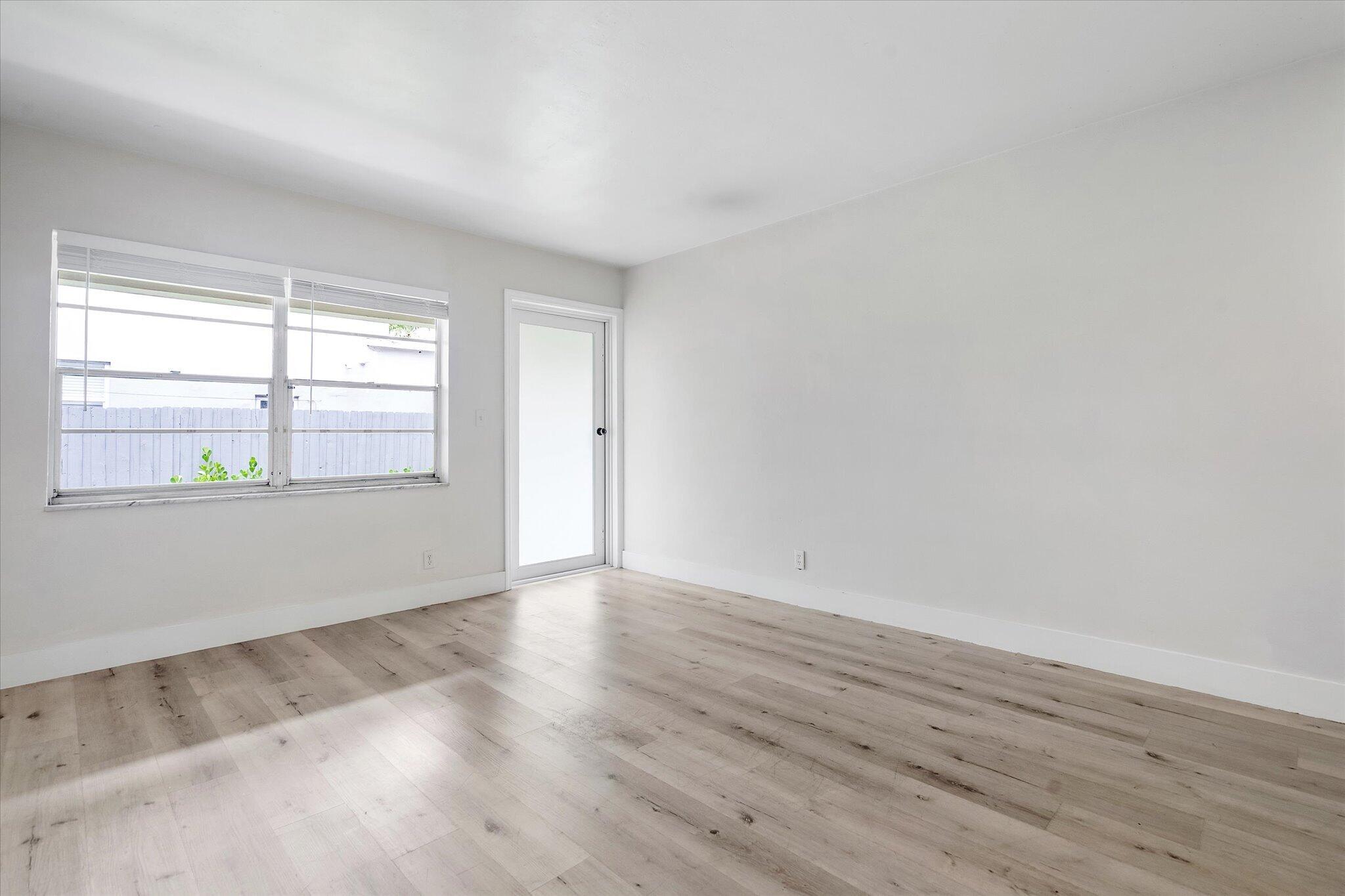 HOLLYWOOD SOUTH SIDE ADD - Residential Lease