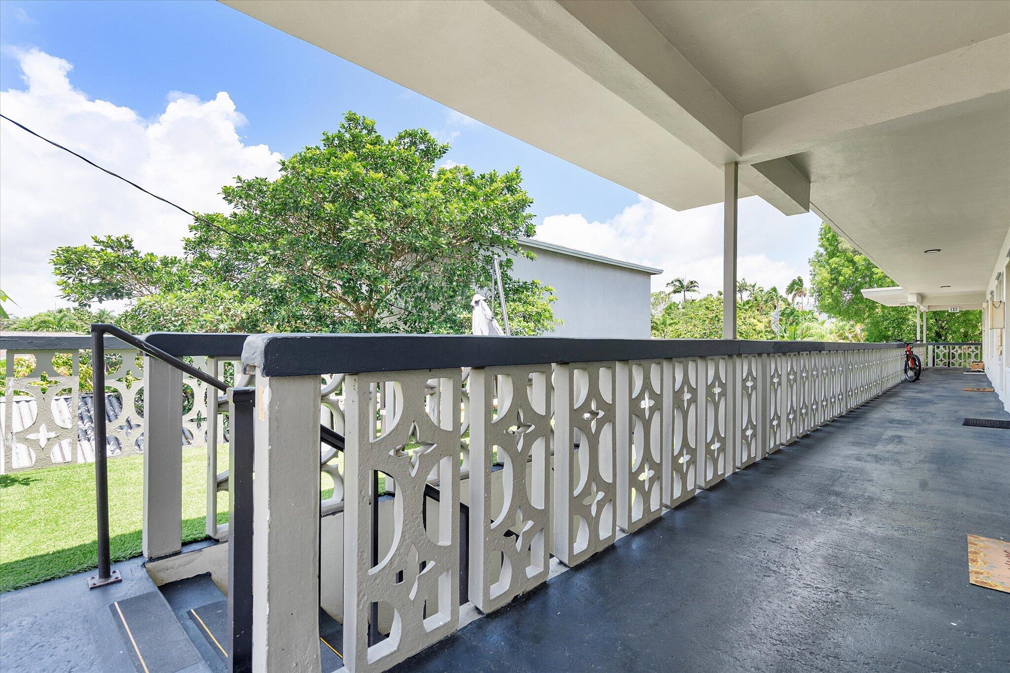 HOLLYWOOD SOUTH SIDE ADD - Residential Lease