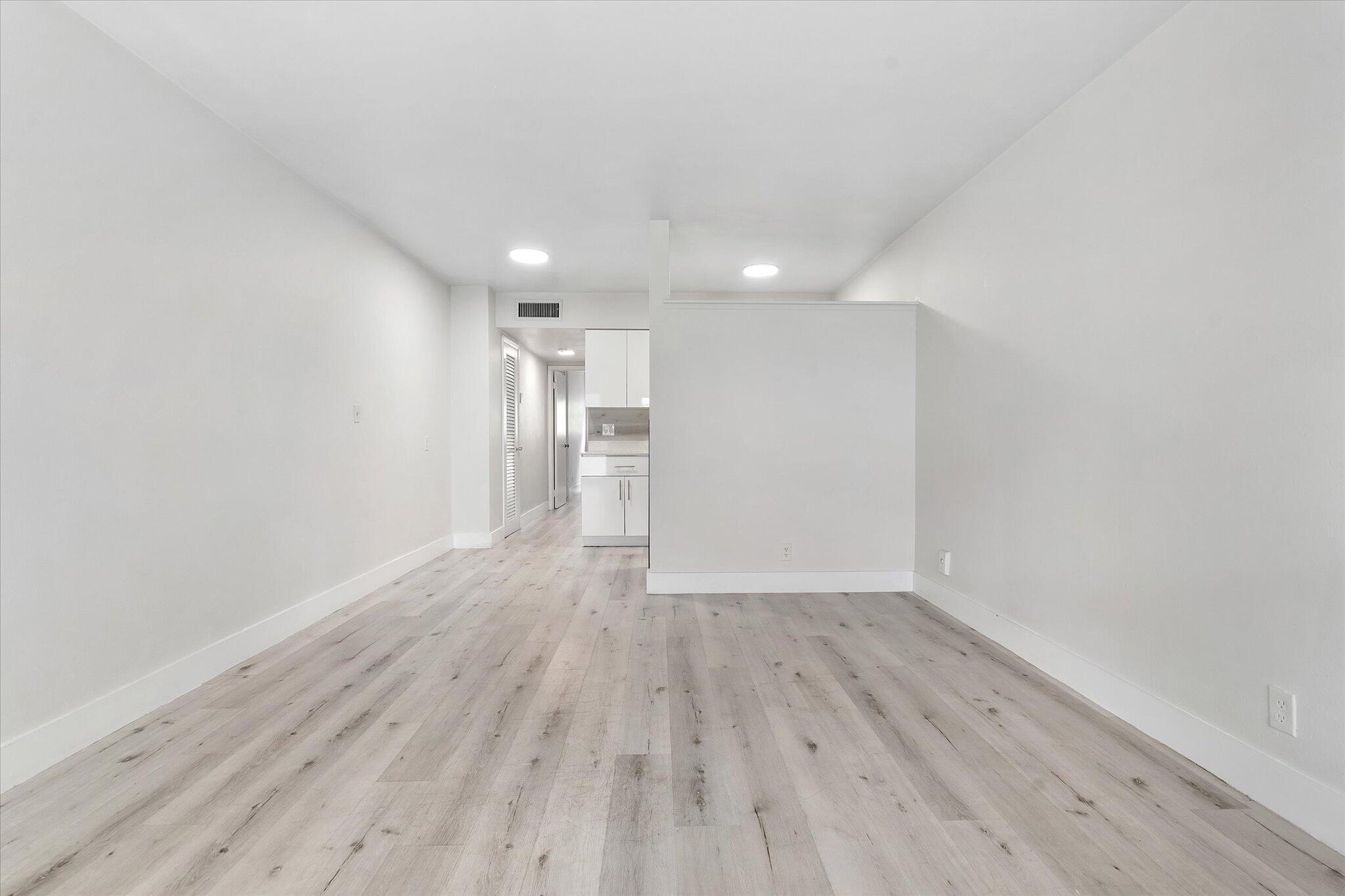 HOLLYWOOD SOUTH SIDE ADD - Residential Lease