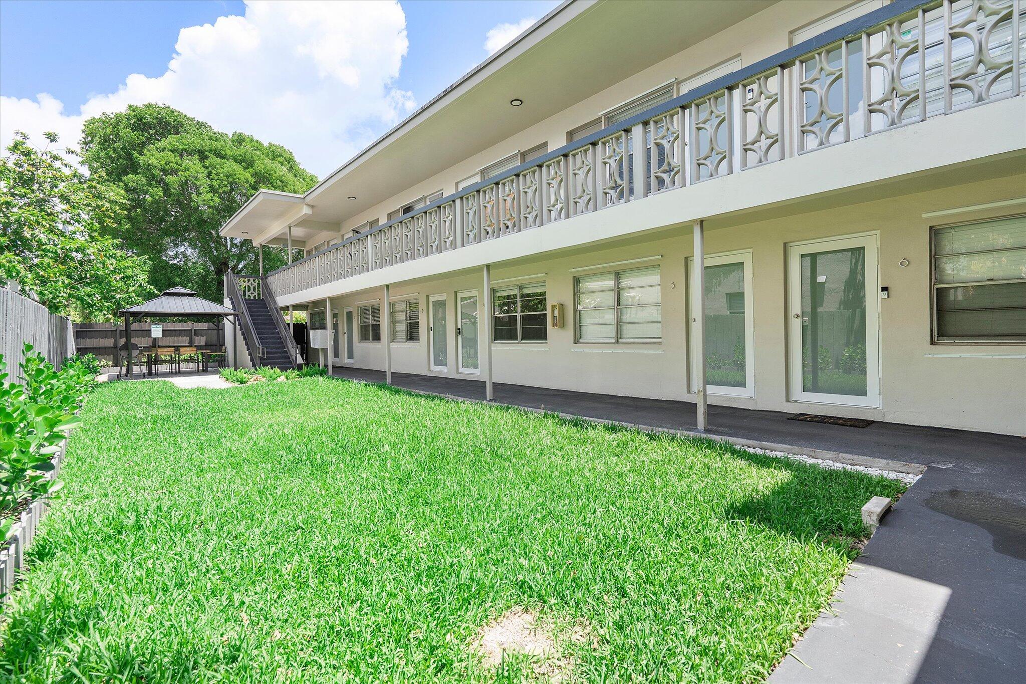 HOLLYWOOD SOUTH SIDE ADD - Residential Lease