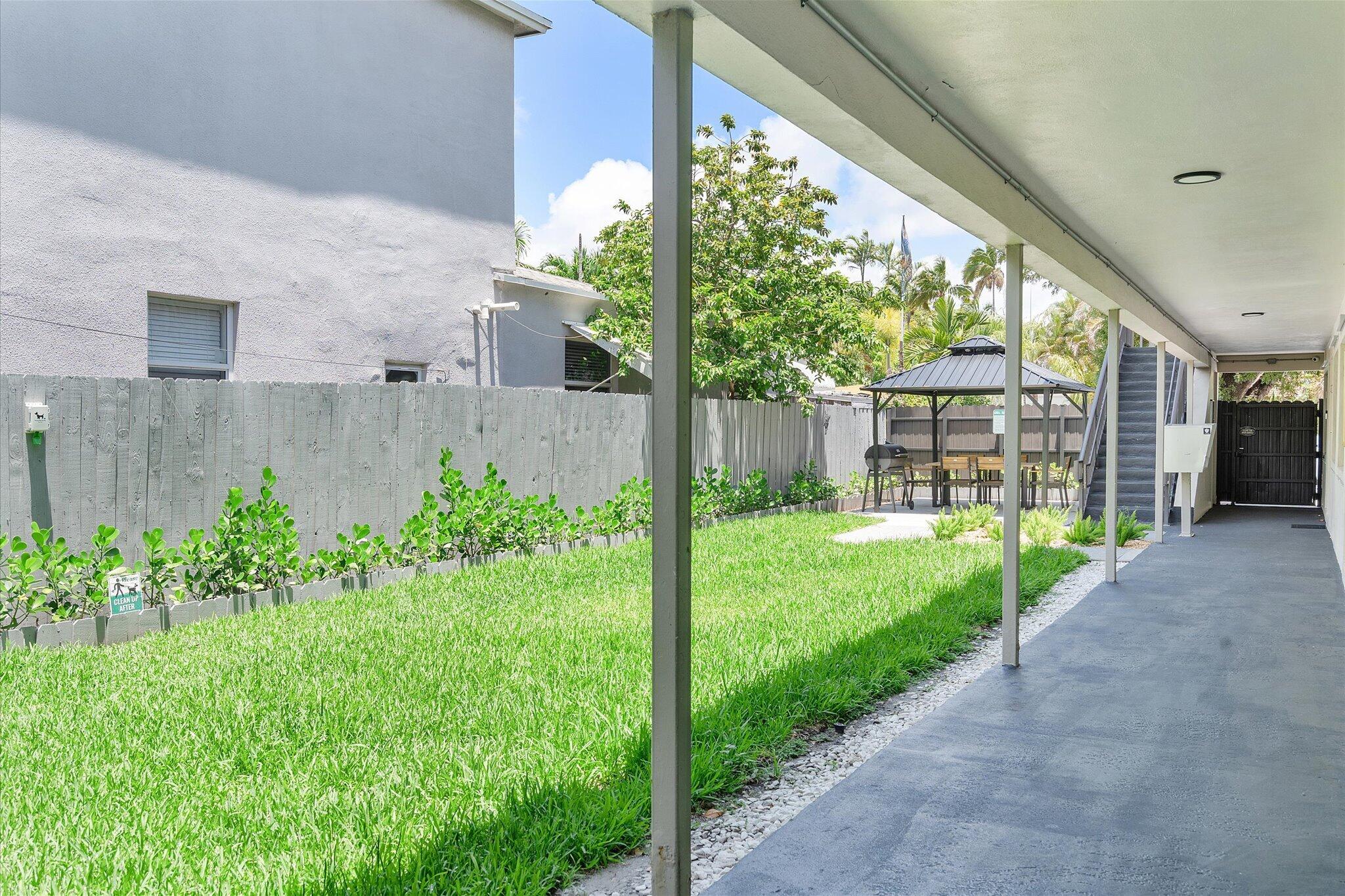 HOLLYWOOD SOUTH SIDE ADD - Residential Lease