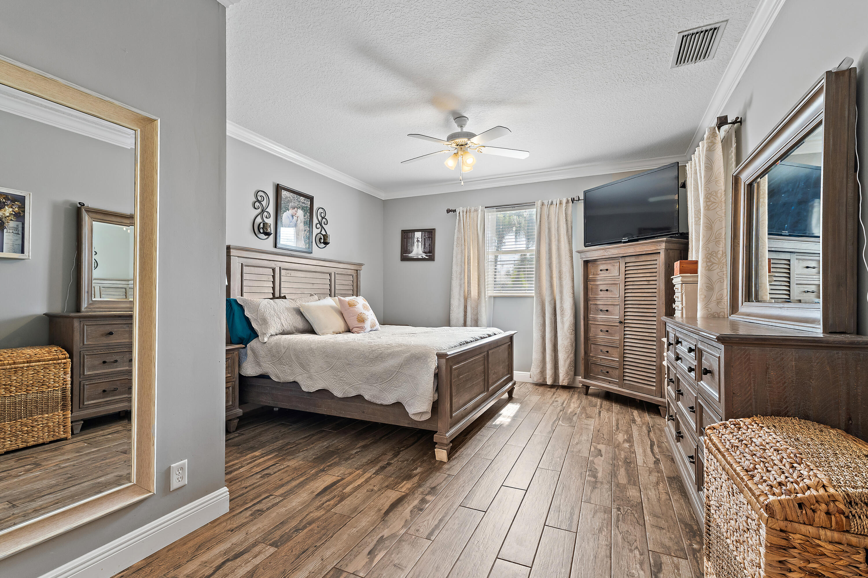 CINQUEZ PARK - Residential
