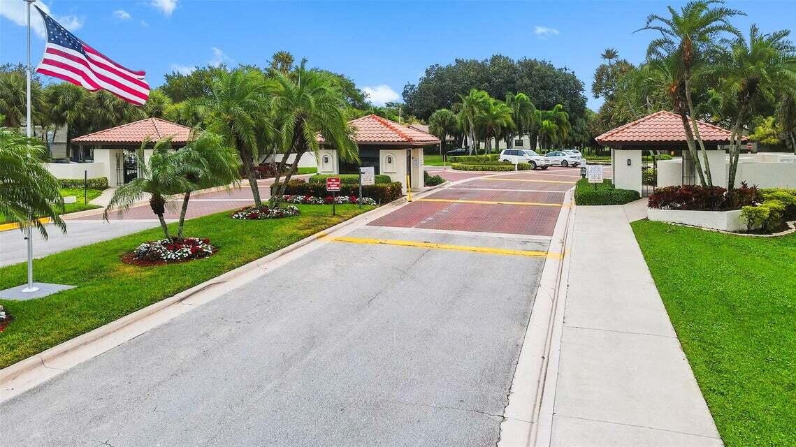 PARK AT WINDWOOD CONDO - Residential