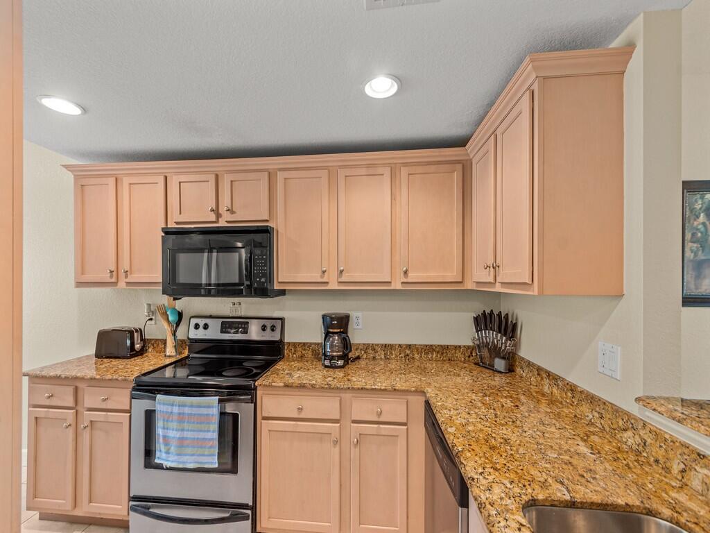 GATOR TRACE CONDOMINIUM 1 - Residential Lease