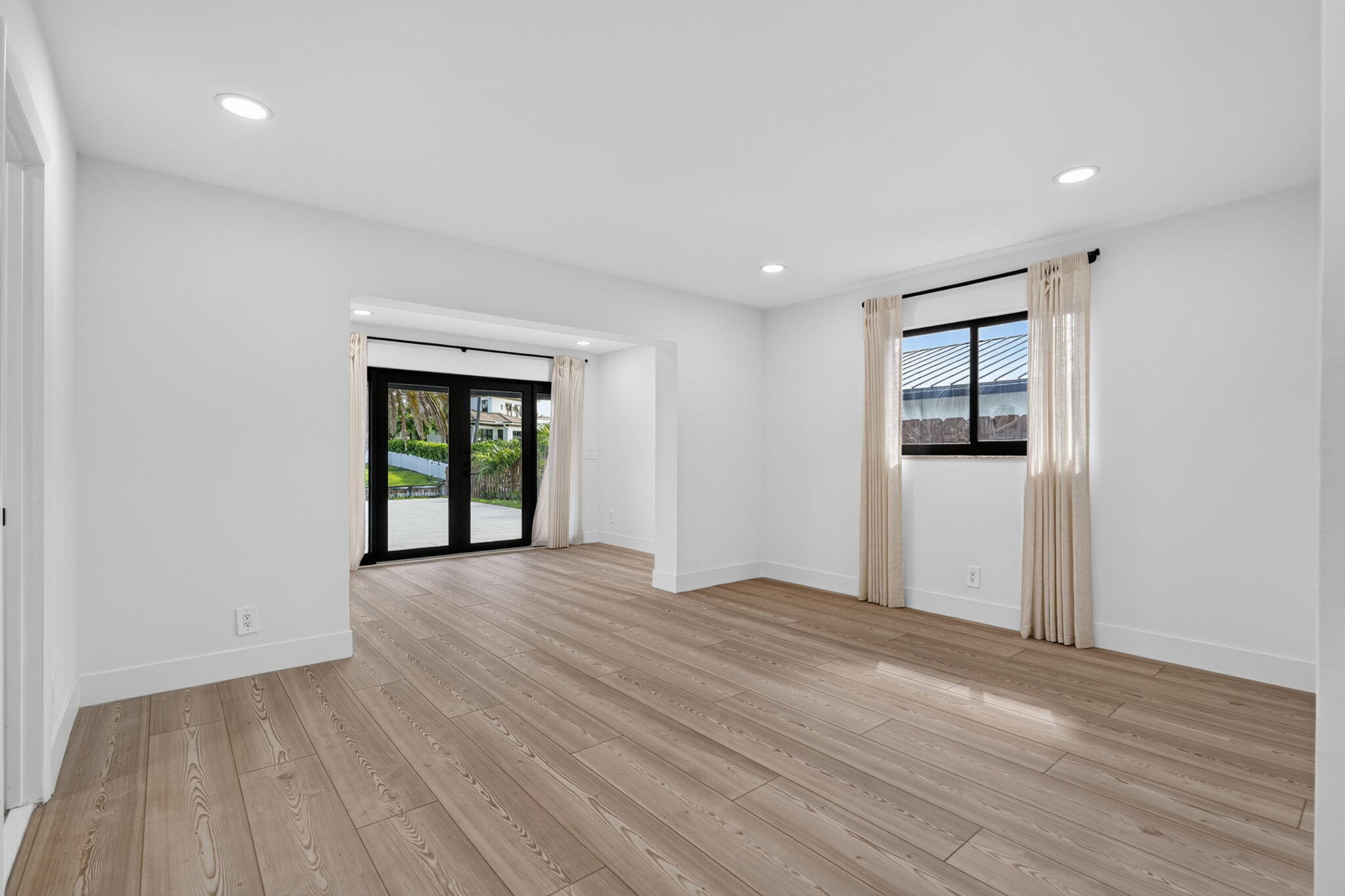 JUNO ISLES 3 - Residential Lease