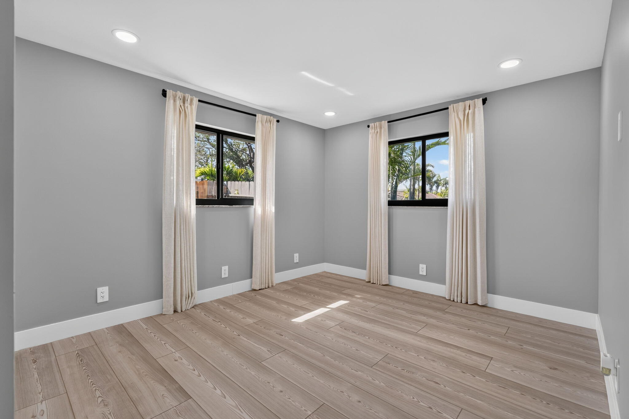 JUNO ISLES 3 - Residential Lease
