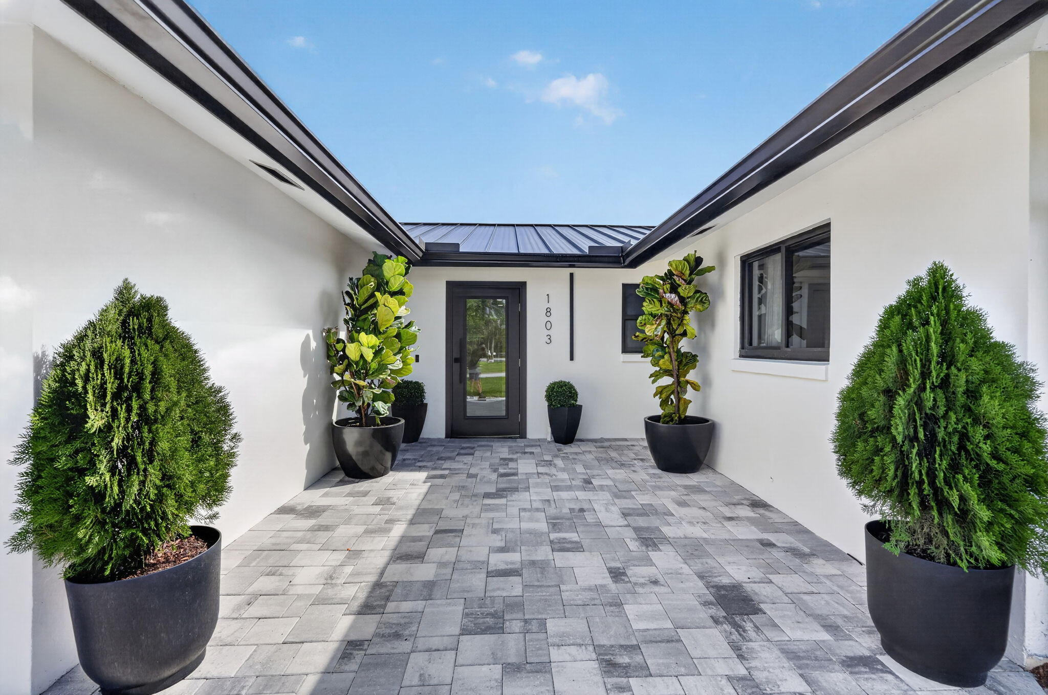 JUNO ISLES 3 - Residential Lease