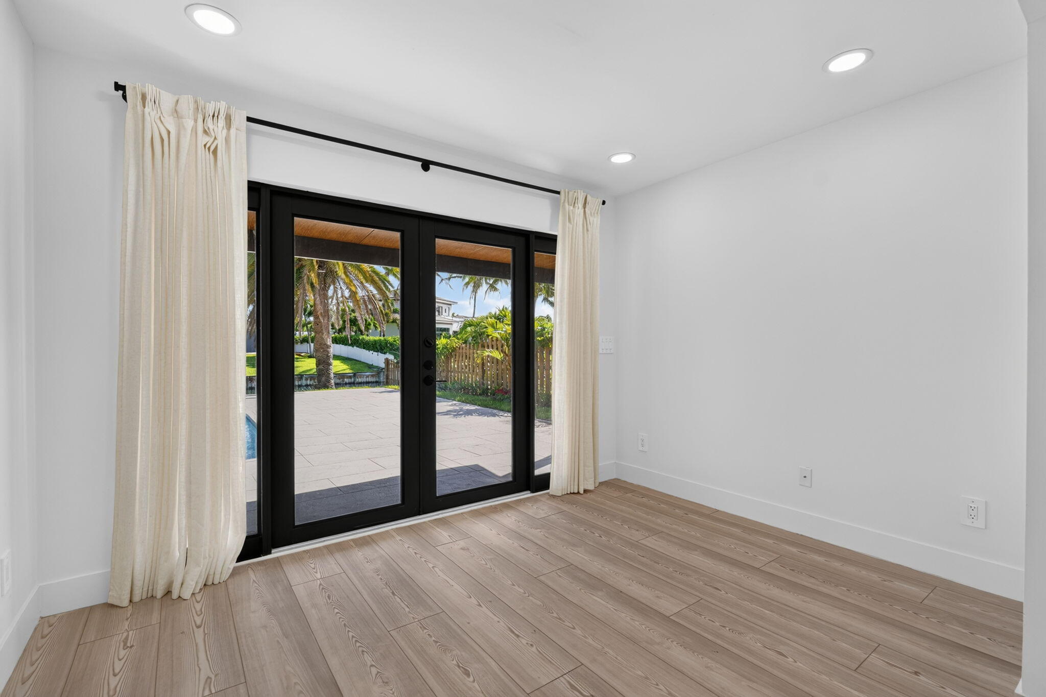JUNO ISLES 3 - Residential Lease