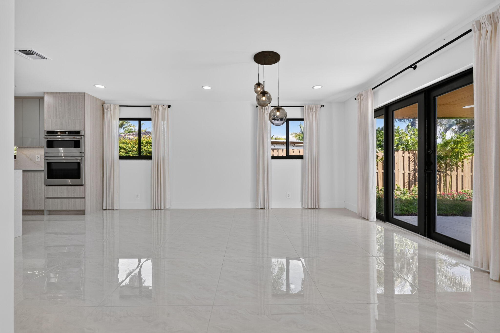 JUNO ISLES 3 - Residential Lease