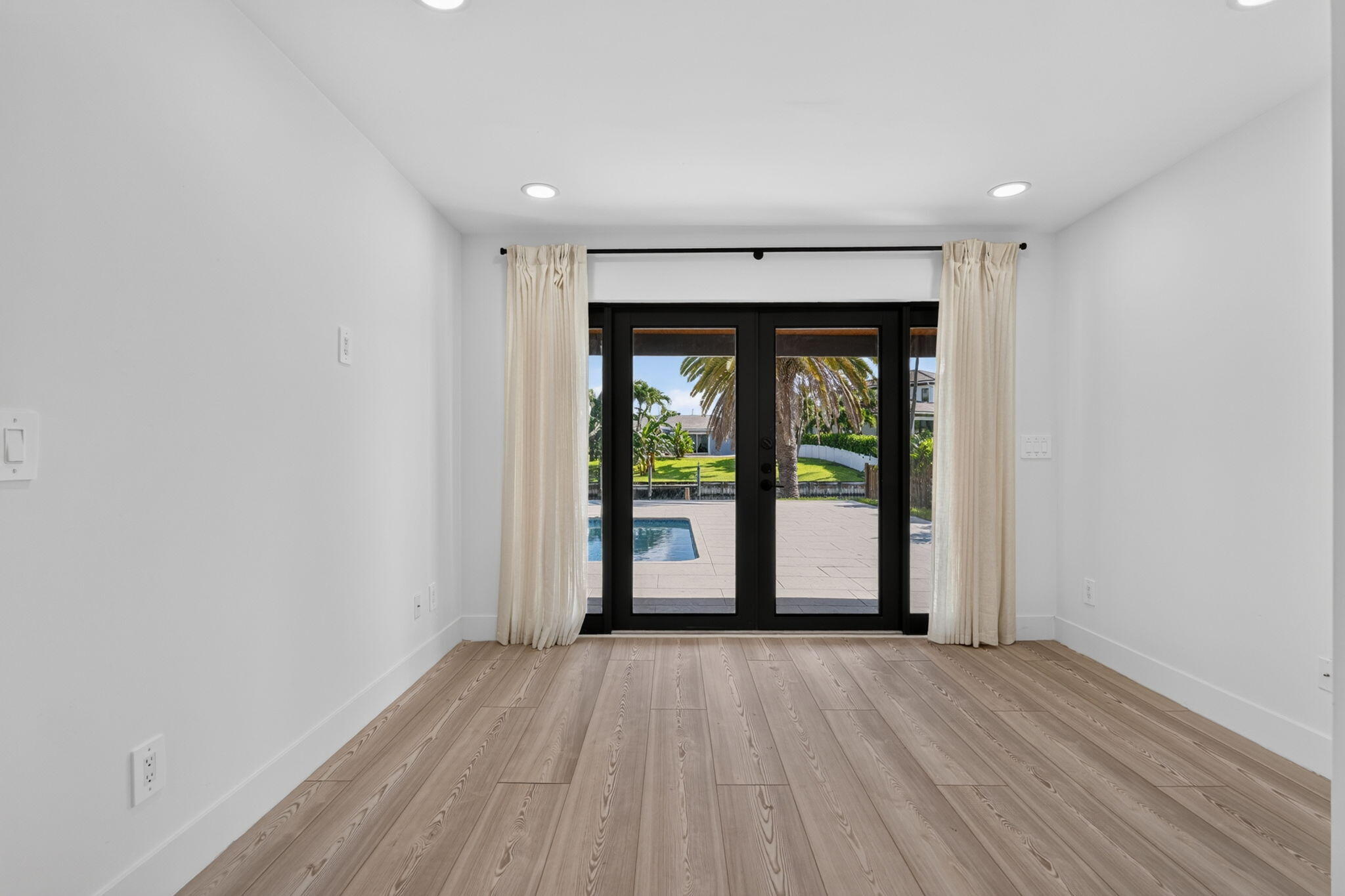 JUNO ISLES 3 - Residential Lease