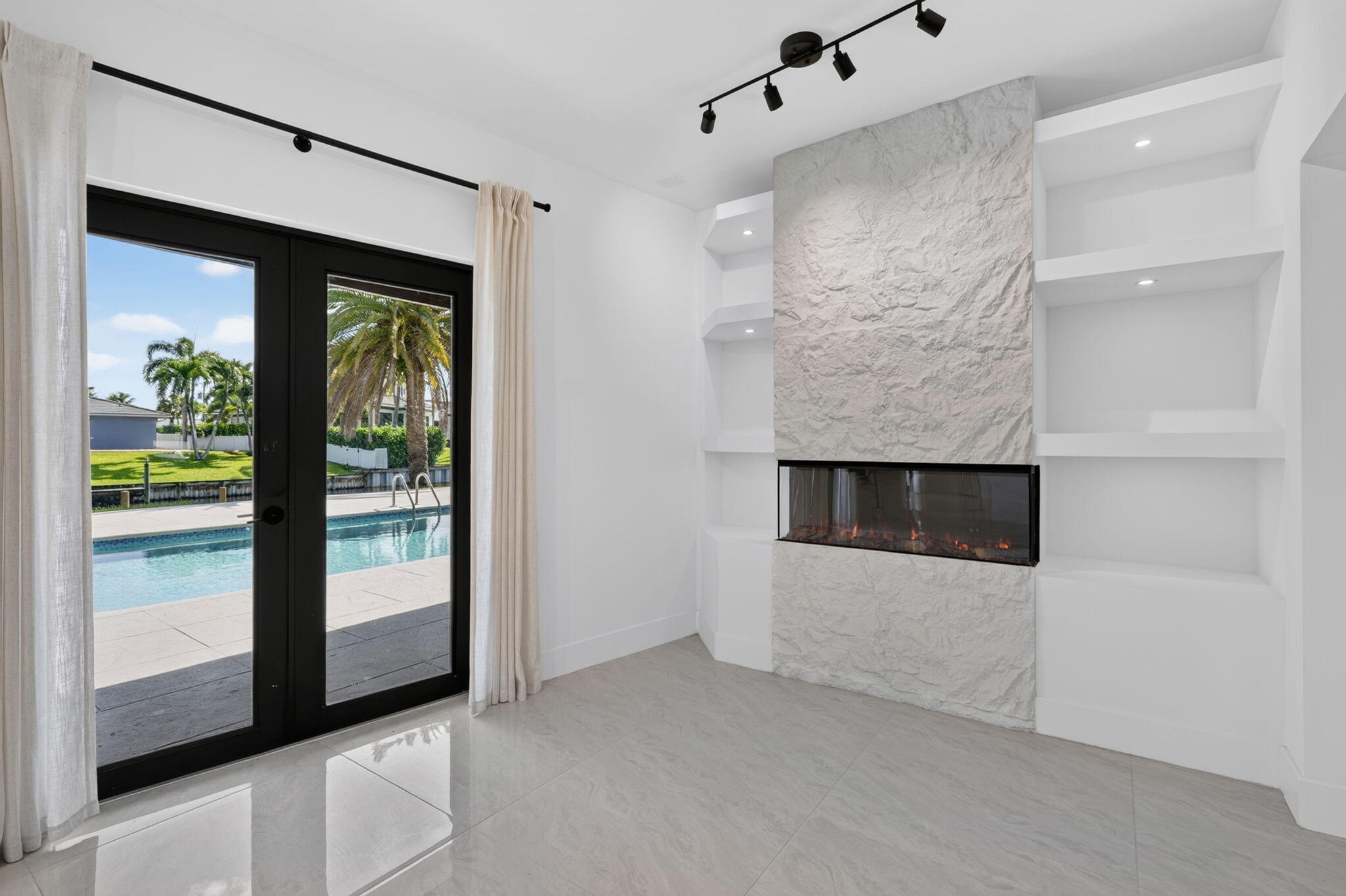 JUNO ISLES 3 - Residential Lease