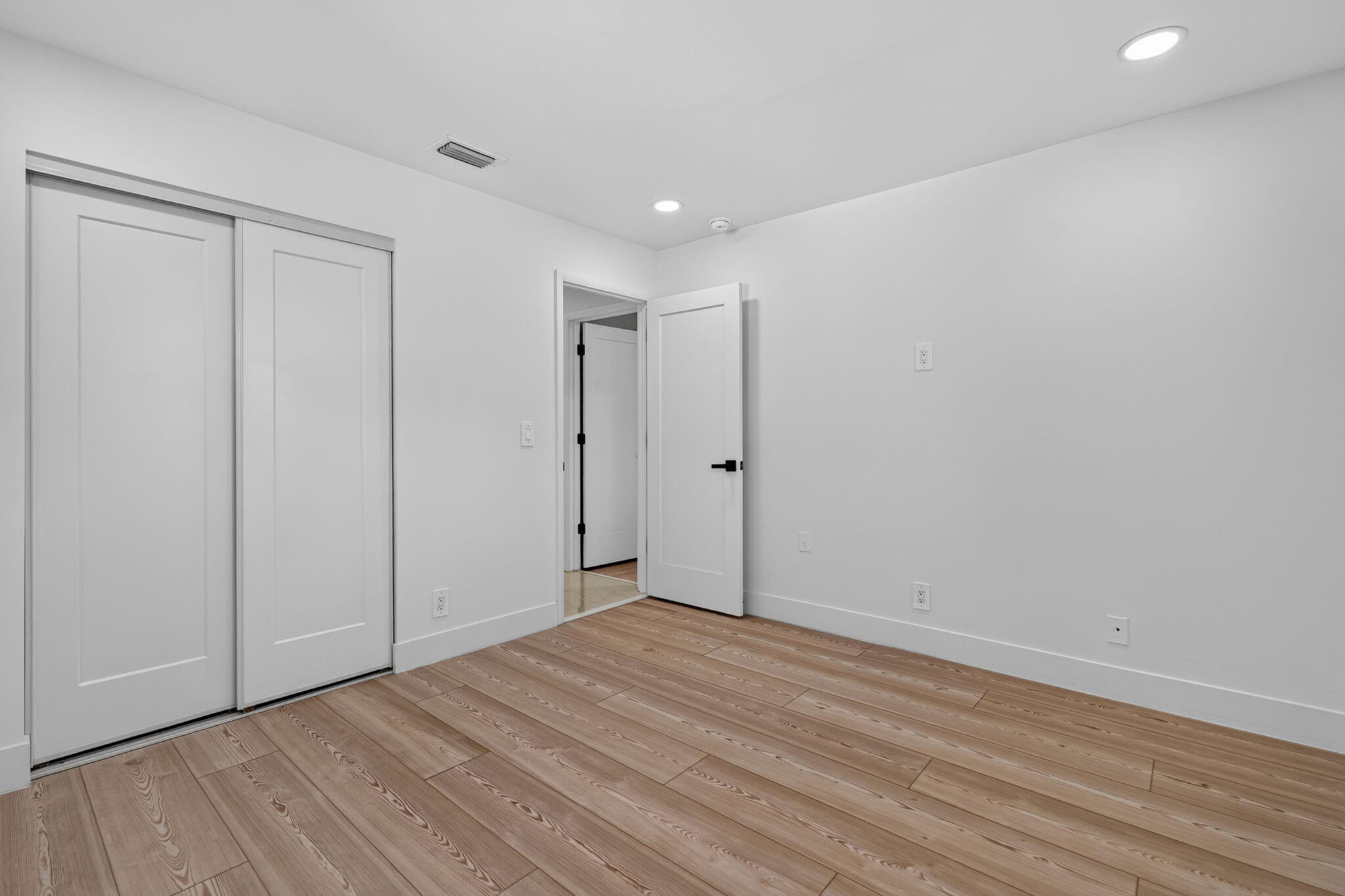 JUNO ISLES 3 - Residential Lease