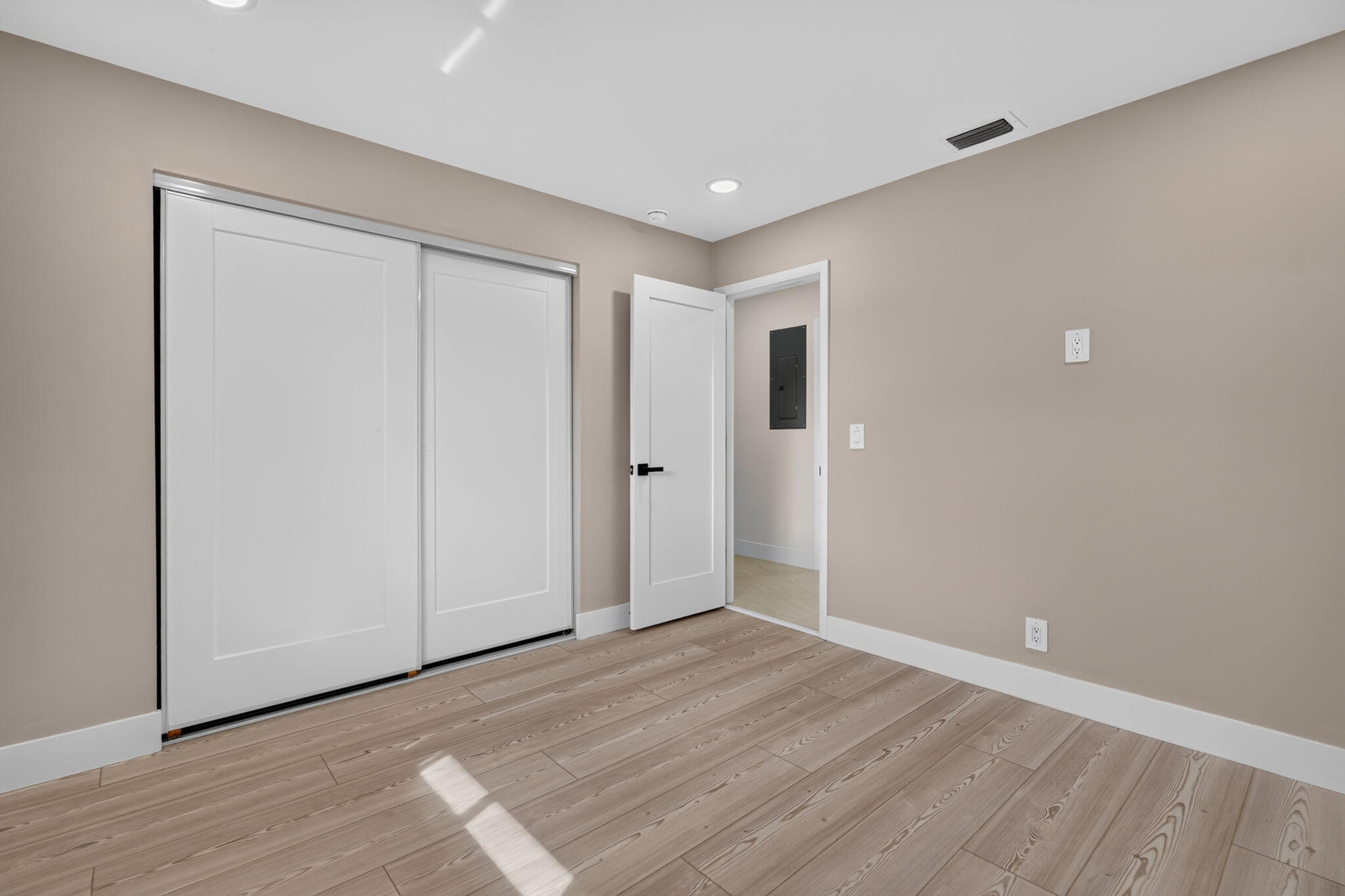 JUNO ISLES 3 - Residential Lease