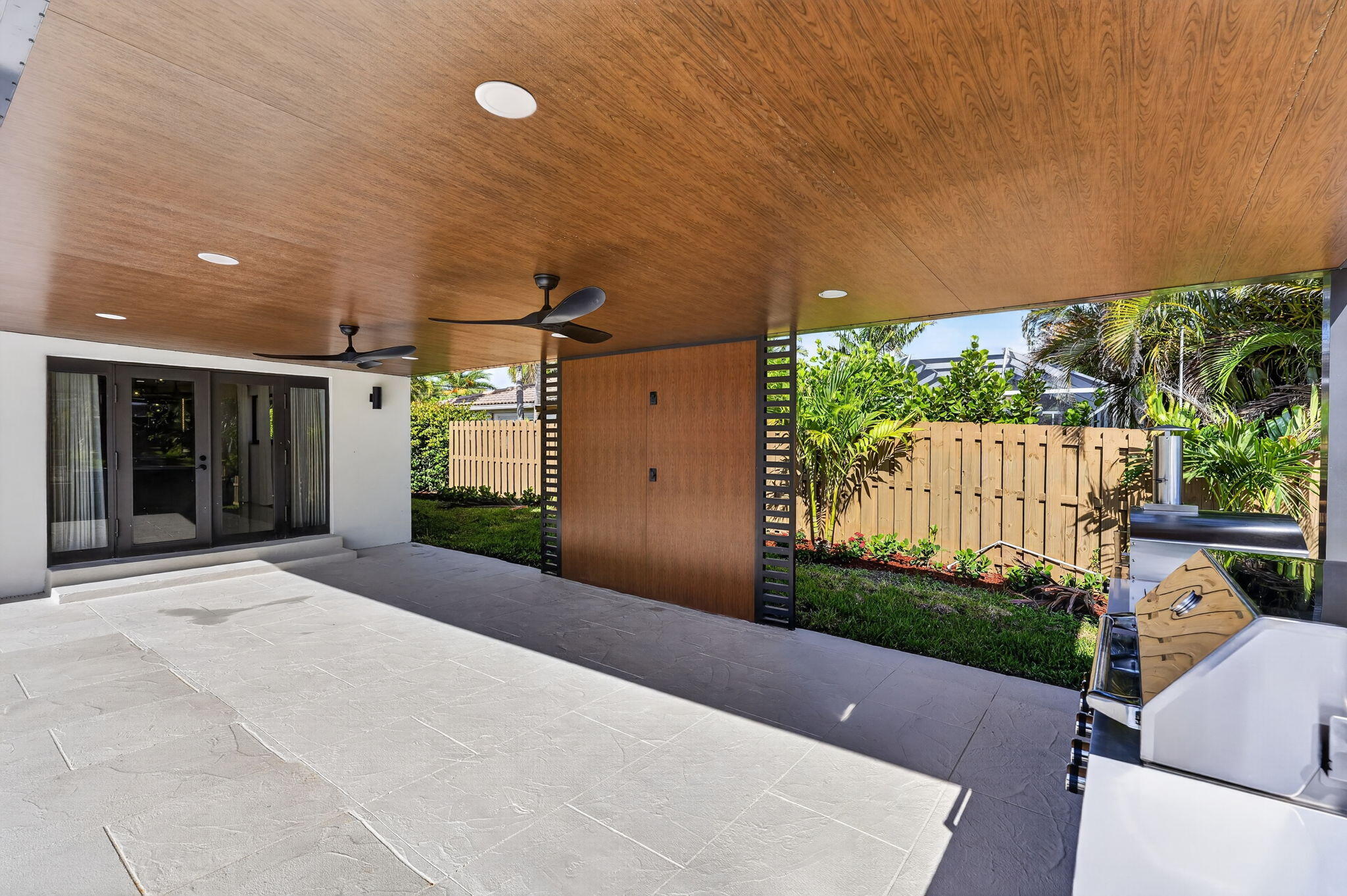 JUNO ISLES 3 - Residential Lease