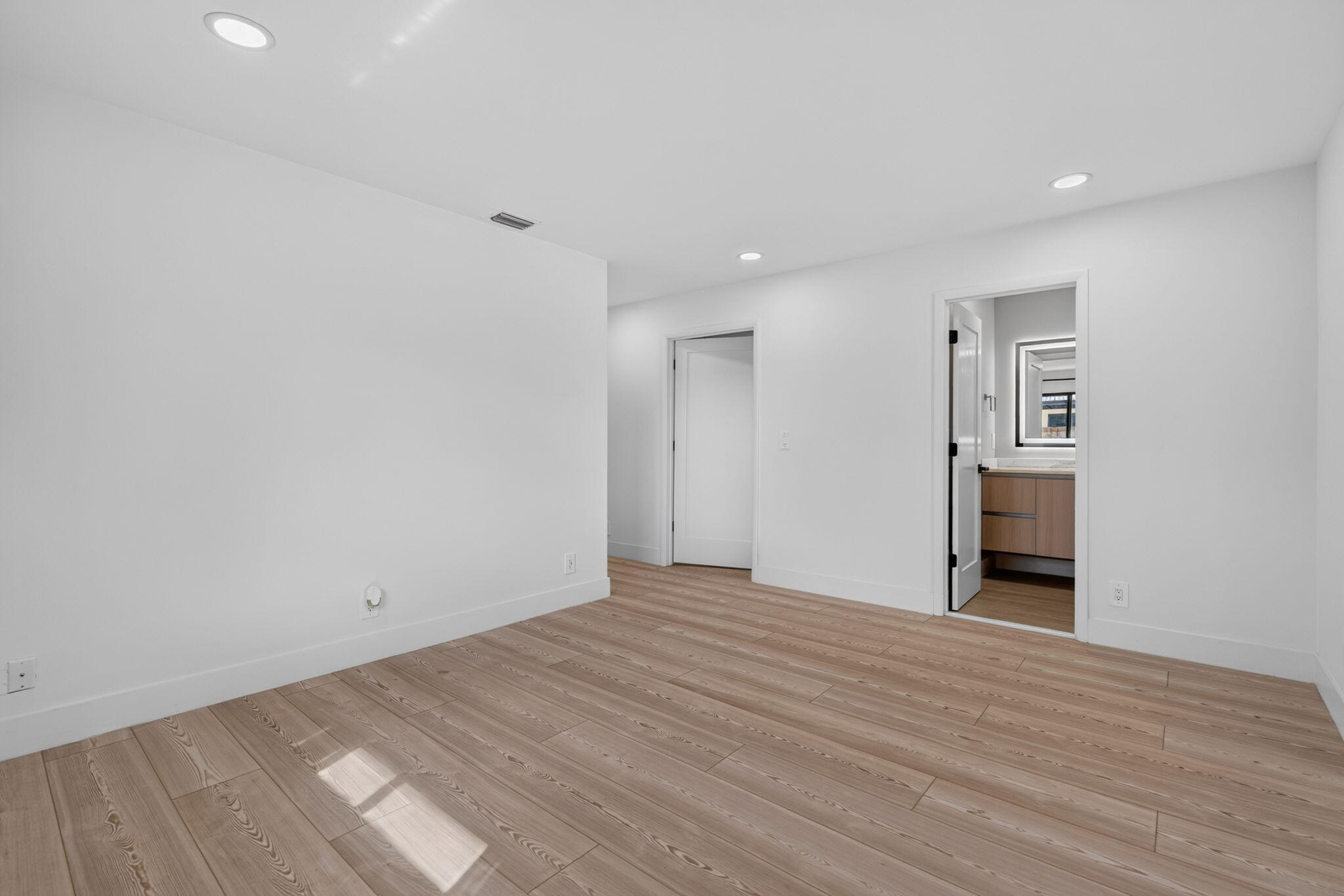 JUNO ISLES 3 - Residential Lease