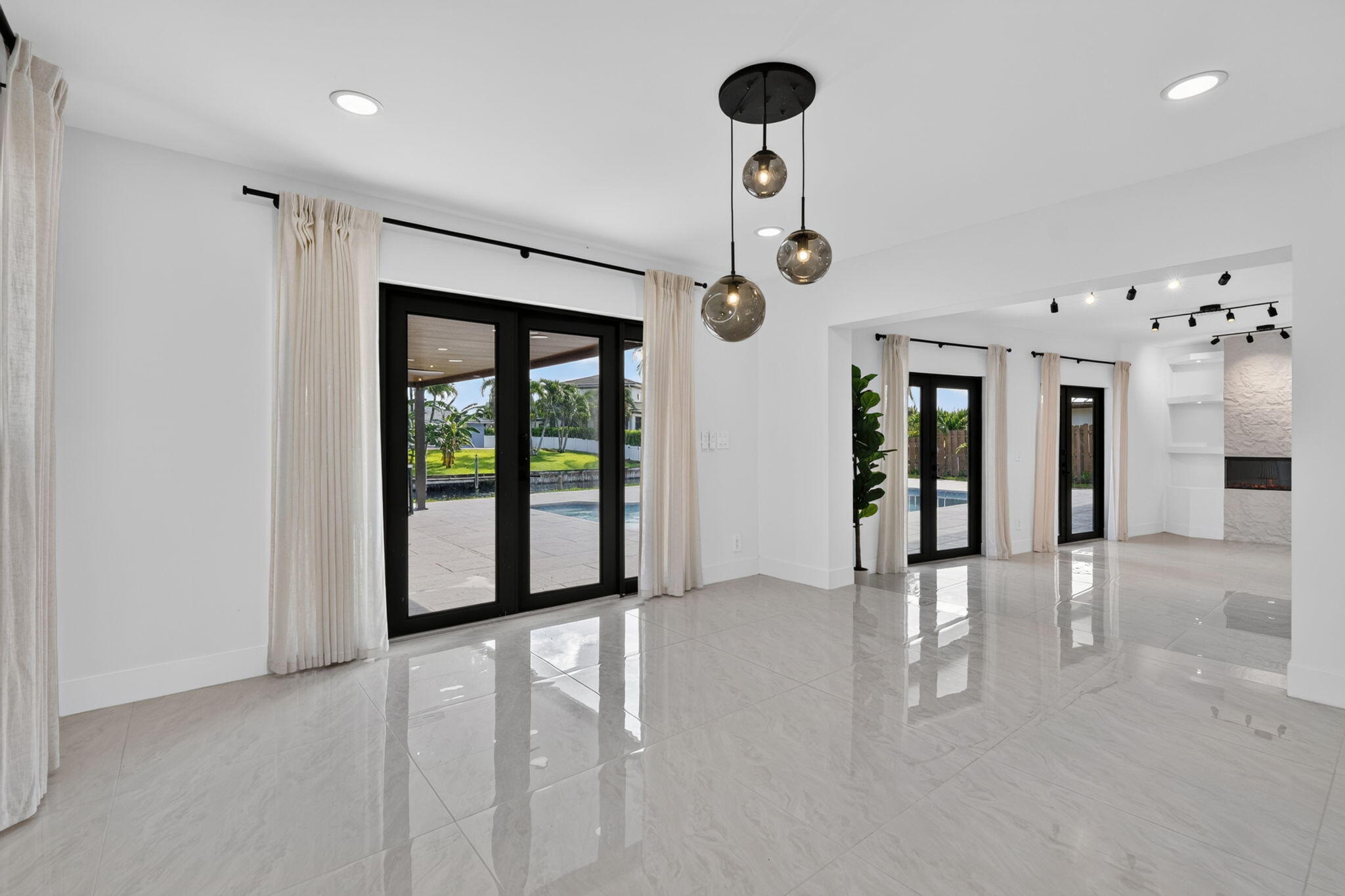 JUNO ISLES 3 - Residential Lease