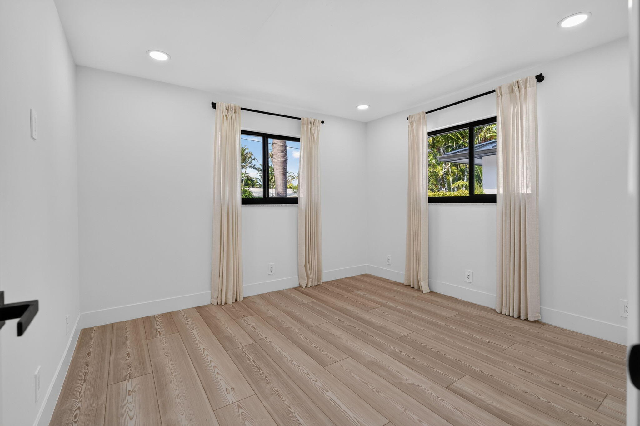 JUNO ISLES 3 - Residential Lease