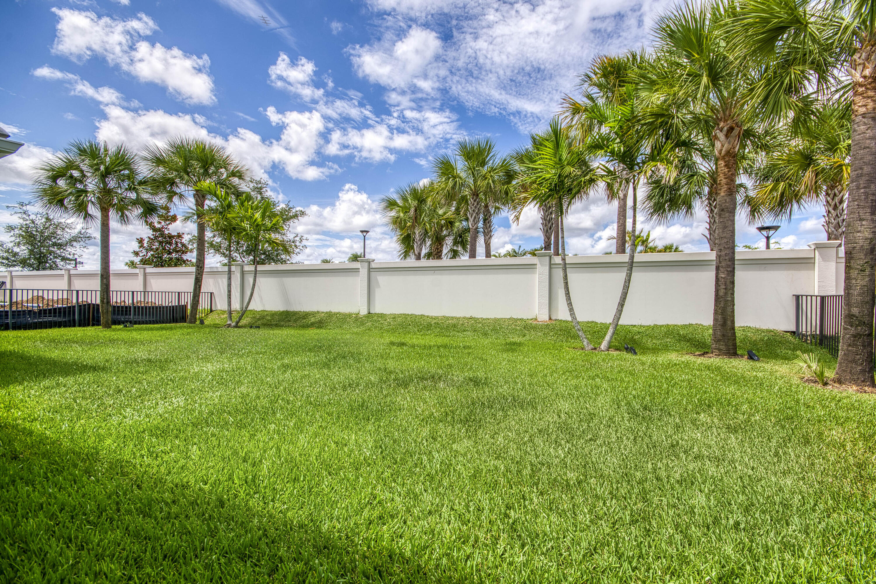 La Terre at Avenir - Residential