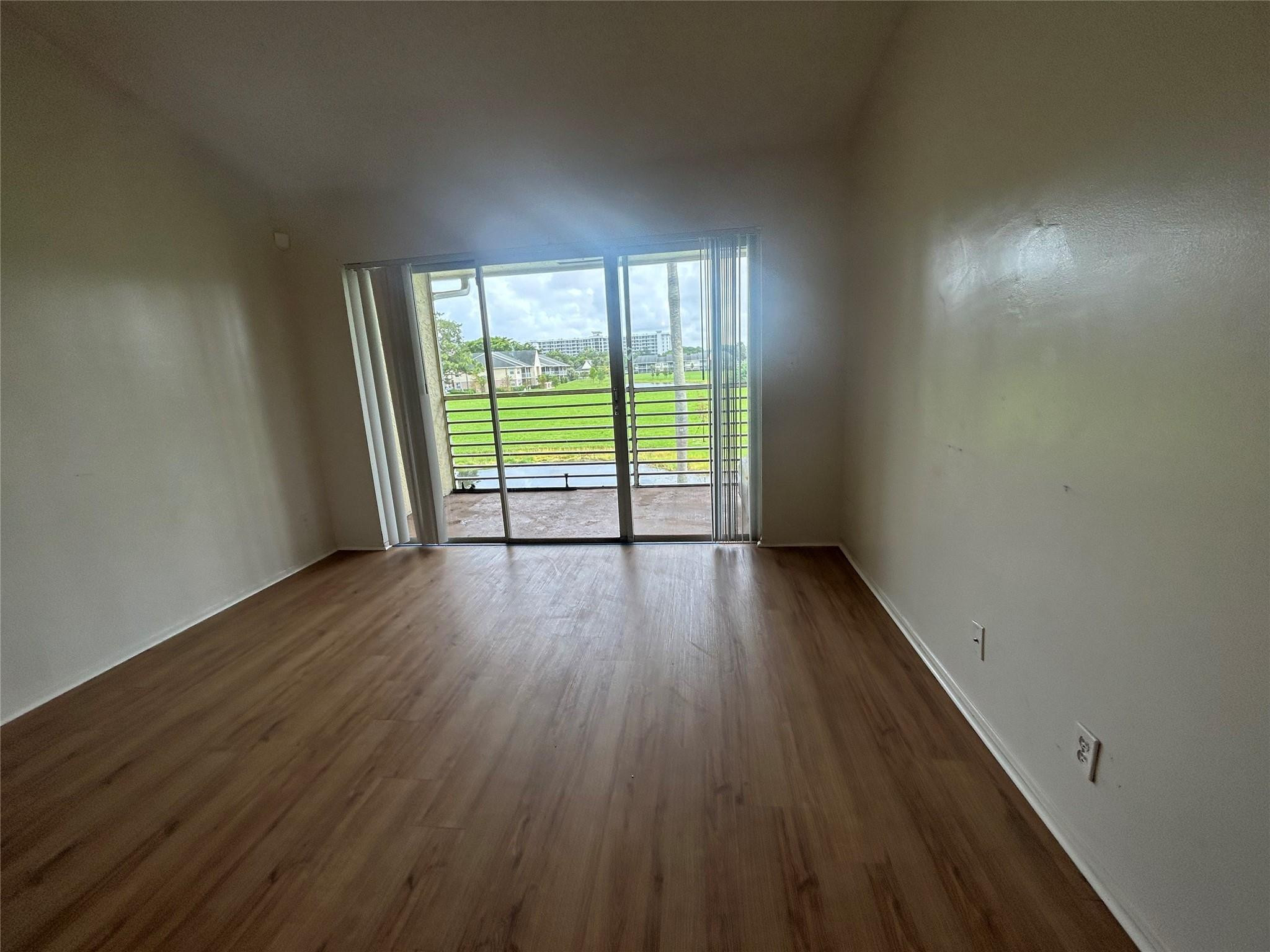 BREEZES AT PALM AIRE CONDO - Residential