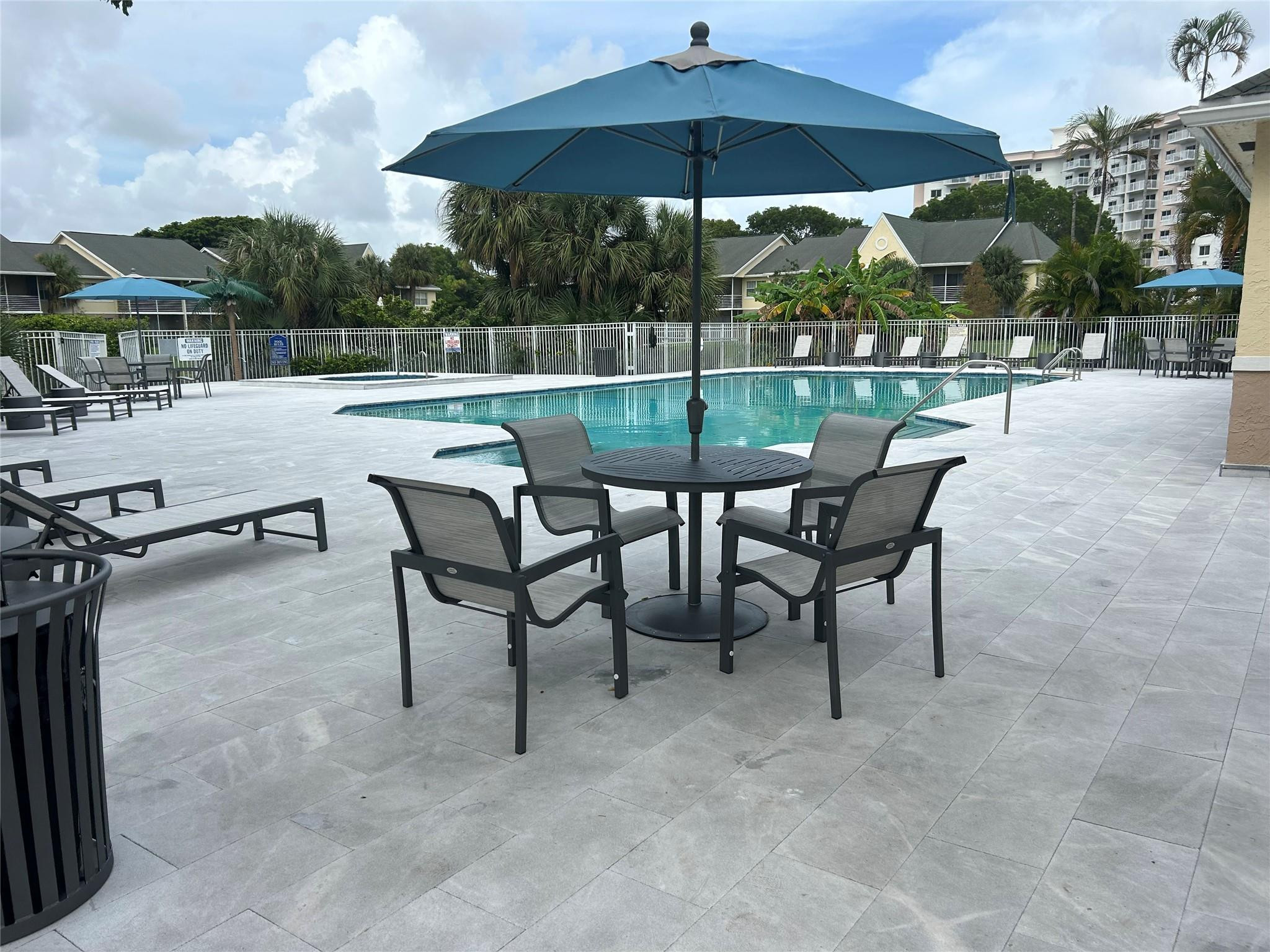 BREEZES AT PALM AIRE CONDO - Residential