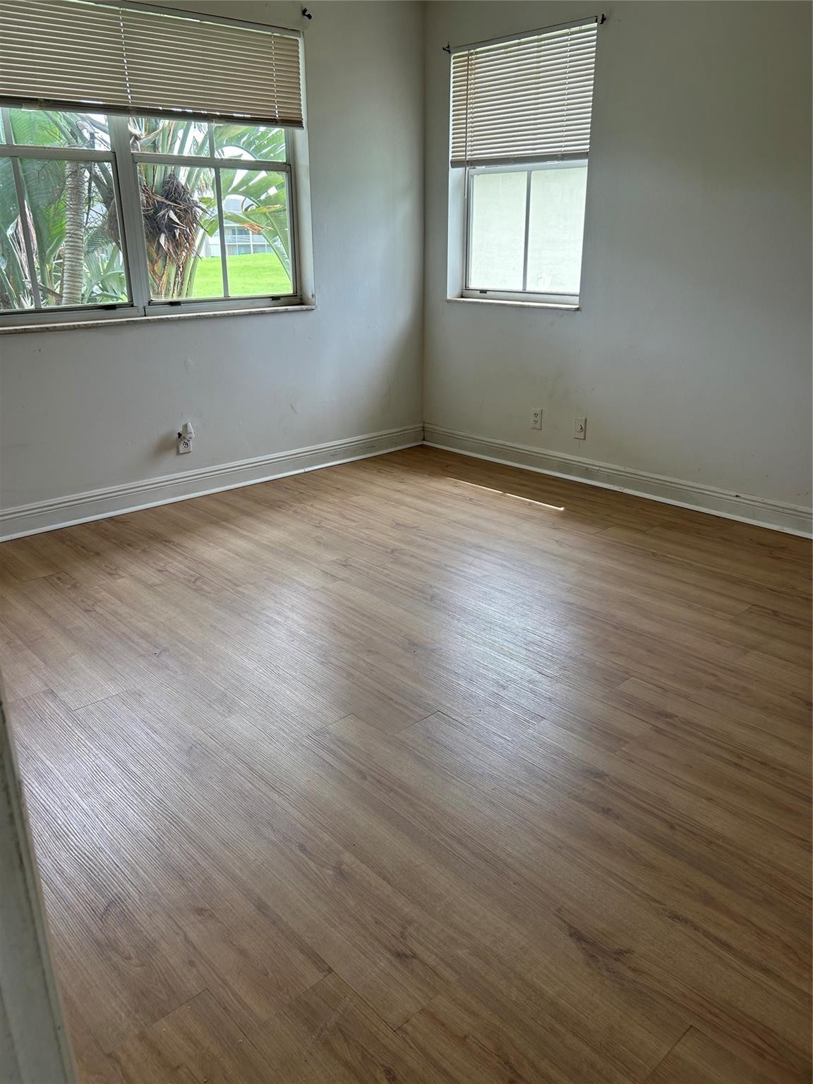 BREEZES AT PALM AIRE CONDO - Residential