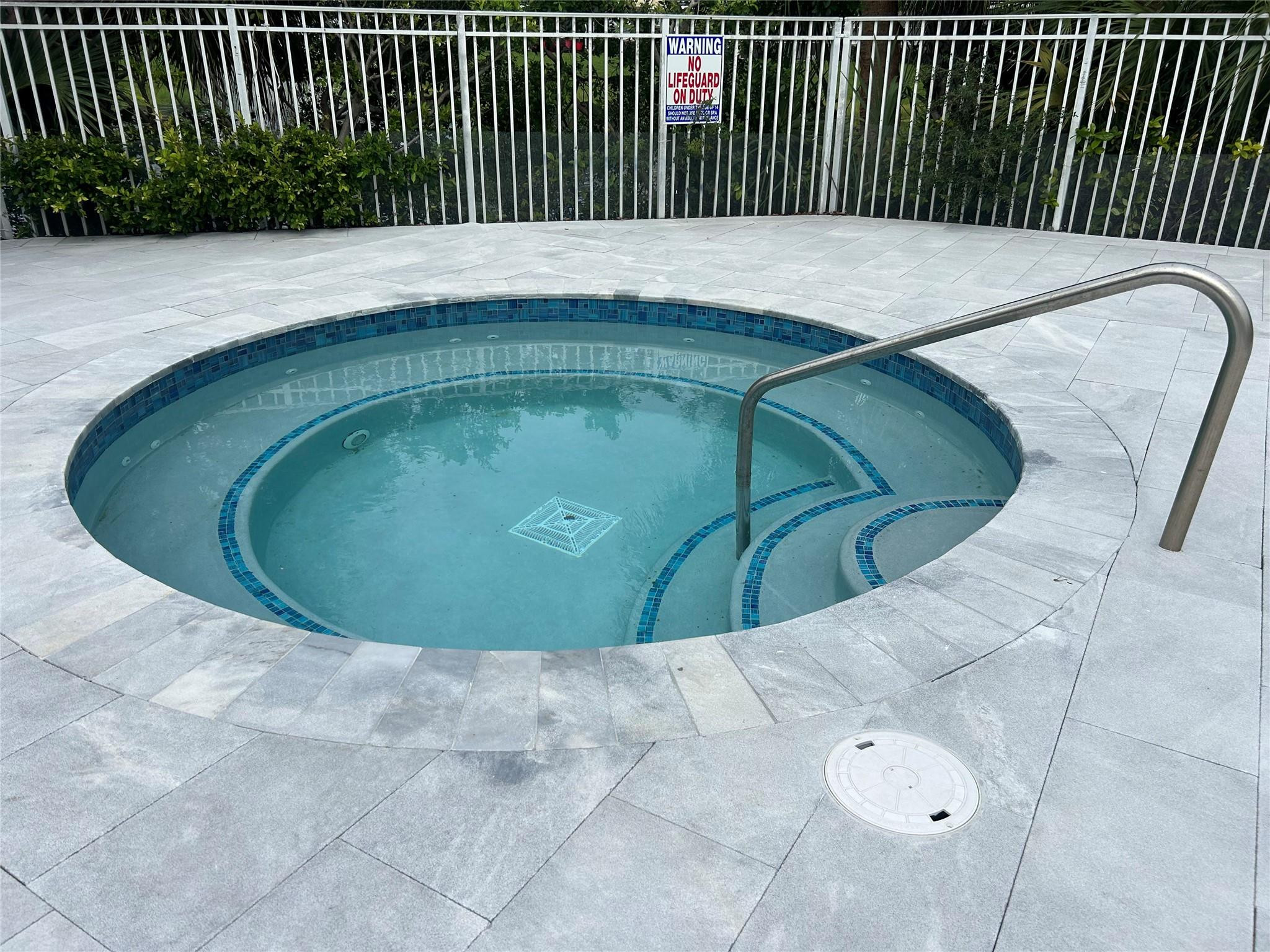 BREEZES AT PALM AIRE CONDO - Residential