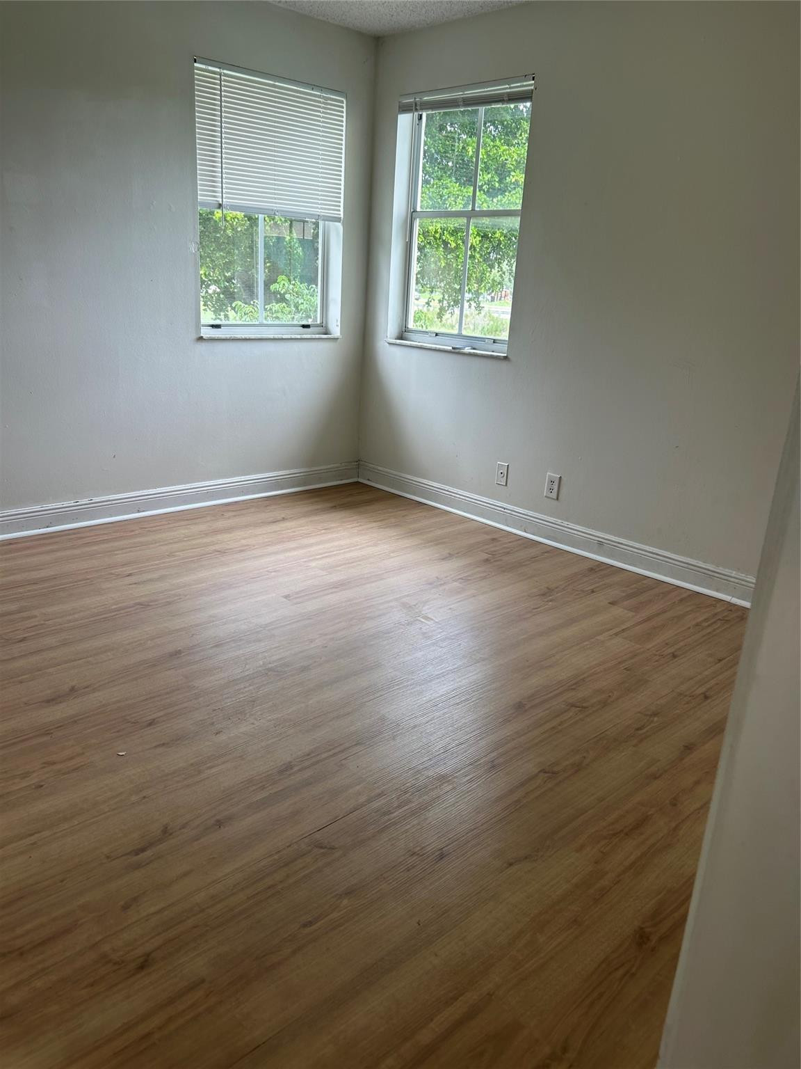 BREEZES AT PALM AIRE CONDO - Residential