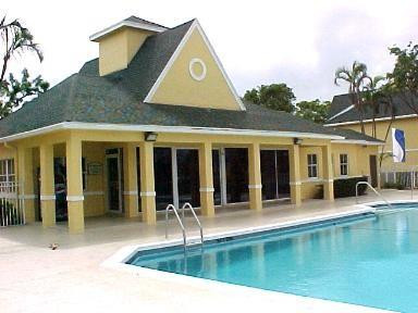 BREEZES AT PALM AIRE CONDO - Residential