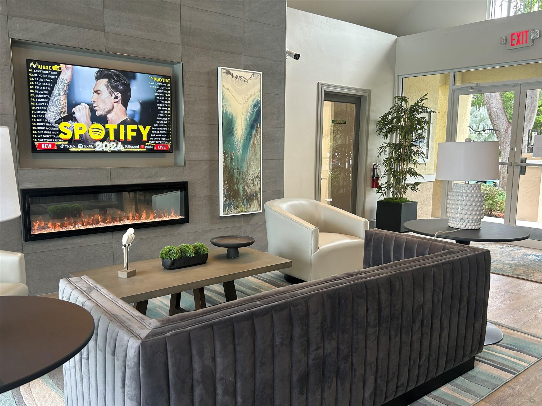 BREEZES AT PALM AIRE CONDO - Residential