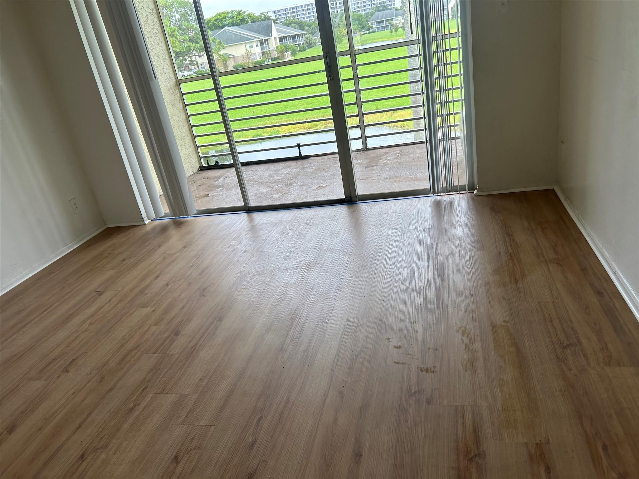 BREEZES AT PALM AIRE CONDO - Residential