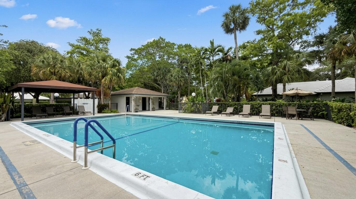 NO 81 PALM-AIRE COUNTRY CLUB - Residential