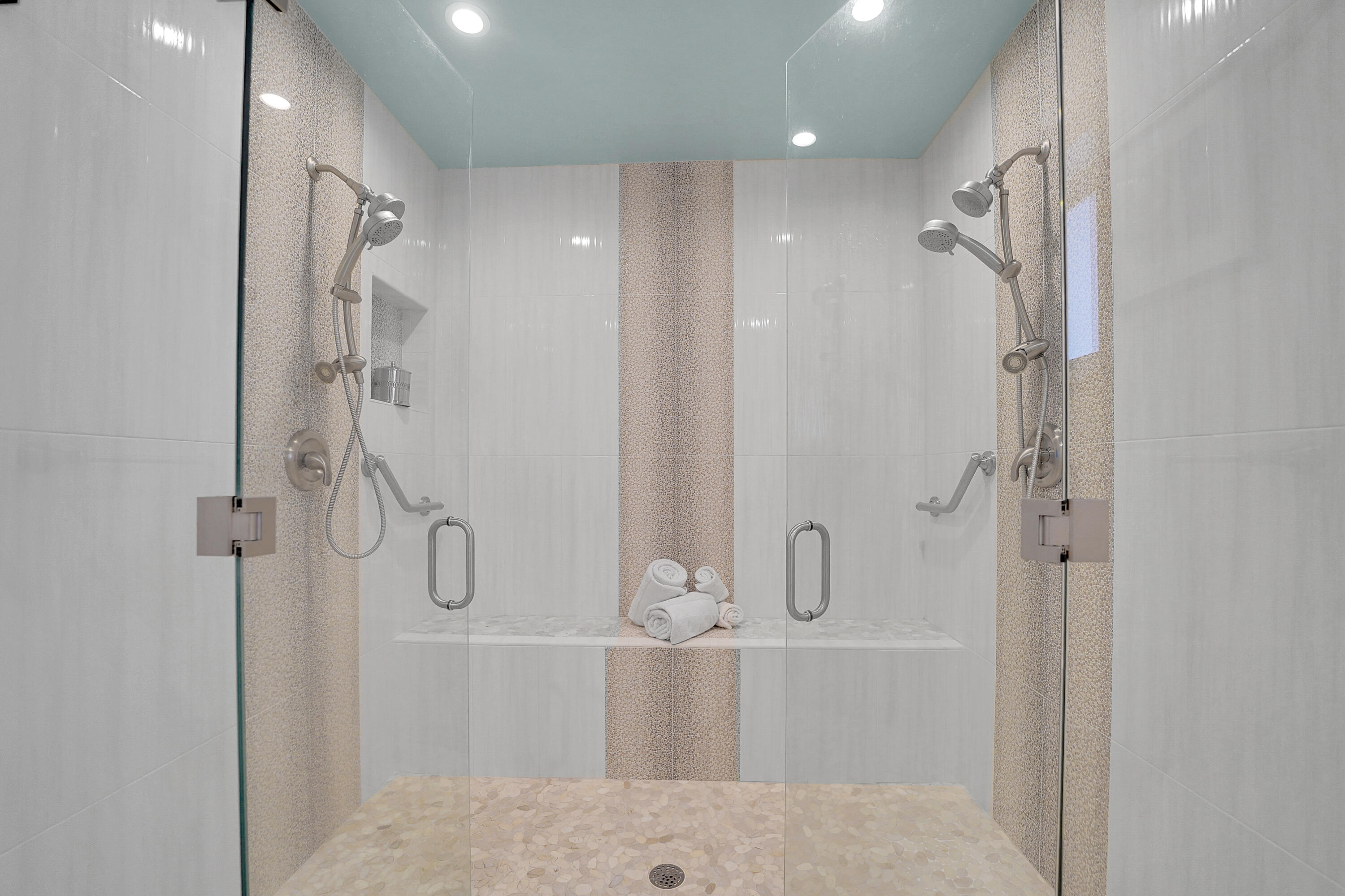 NO 81 PALM-AIRE COUNTRY CLUB - Residential