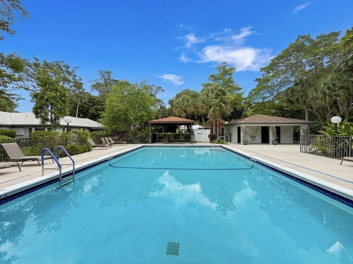 NO 81 PALM-AIRE COUNTRY CLUB - Residential