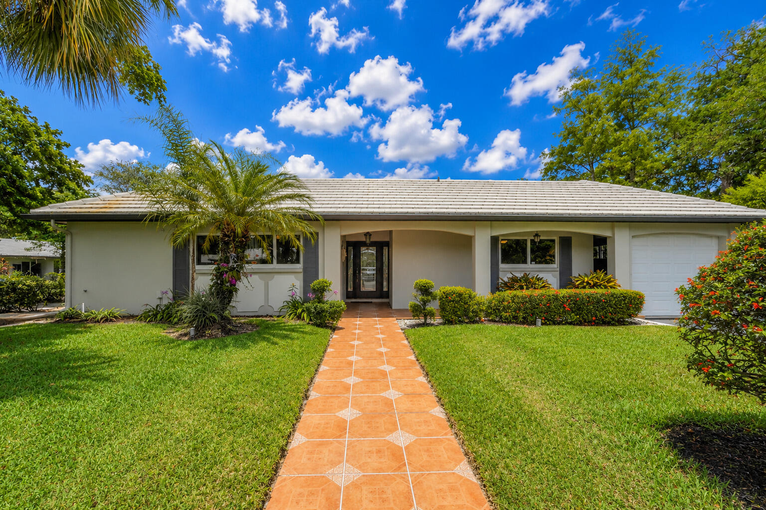 NO 81 PALM-AIRE COUNTRY CLUB - Residential