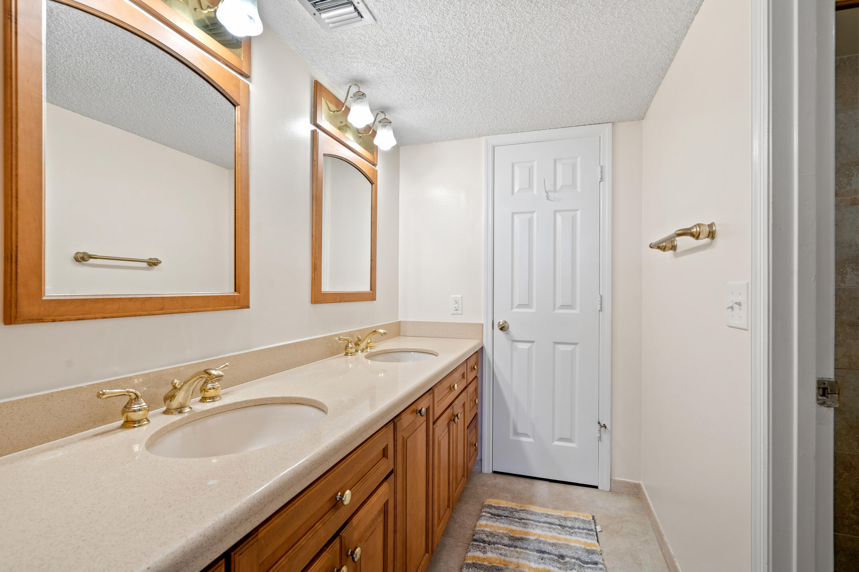 BRYN MAWR OCEAN TOWERS, A CONDOMINIUM - Residential Lease