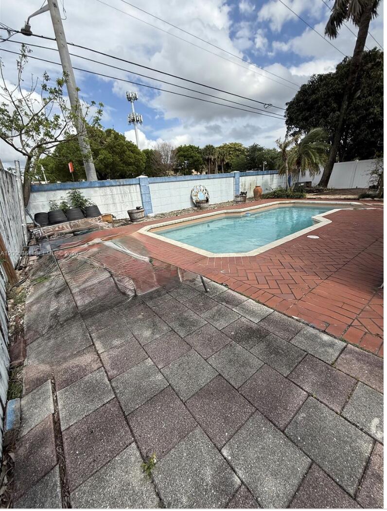 NORTH LAUDERDALE VILLAGE SEC 3 - Residential