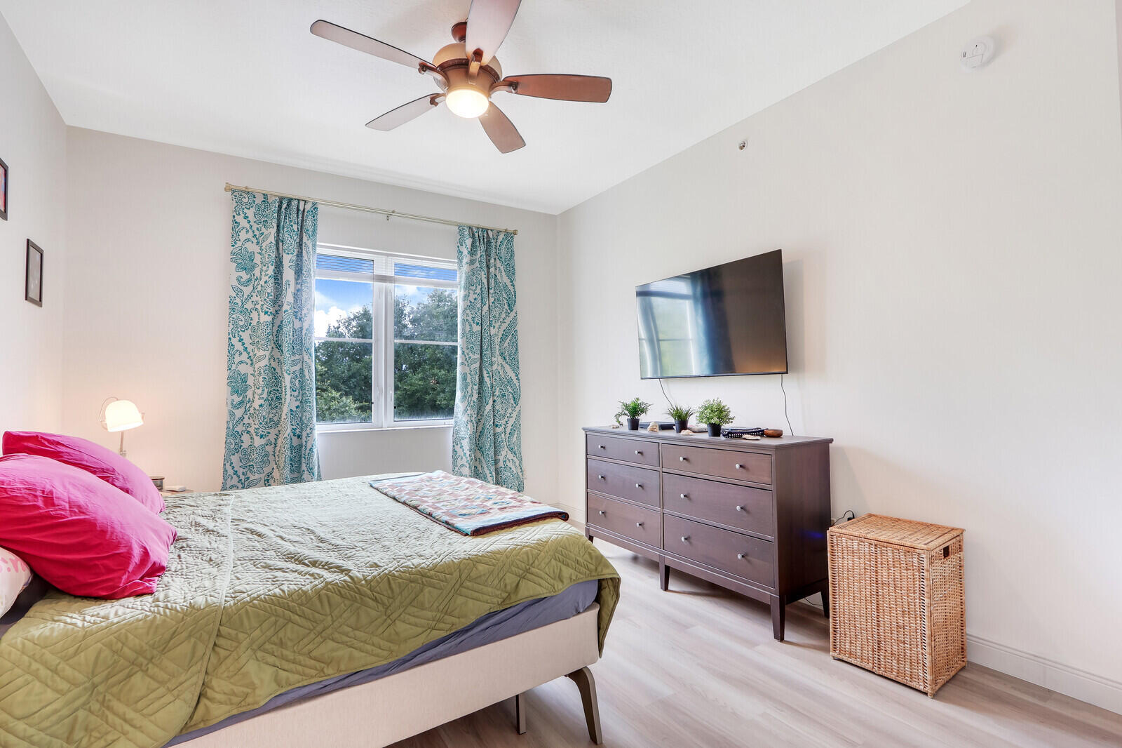 VILLAGE AT ABACOA CONDO - Residential Lease