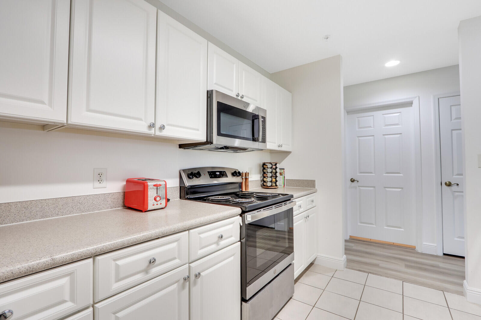 VILLAGE AT ABACOA CONDO - Residential Lease