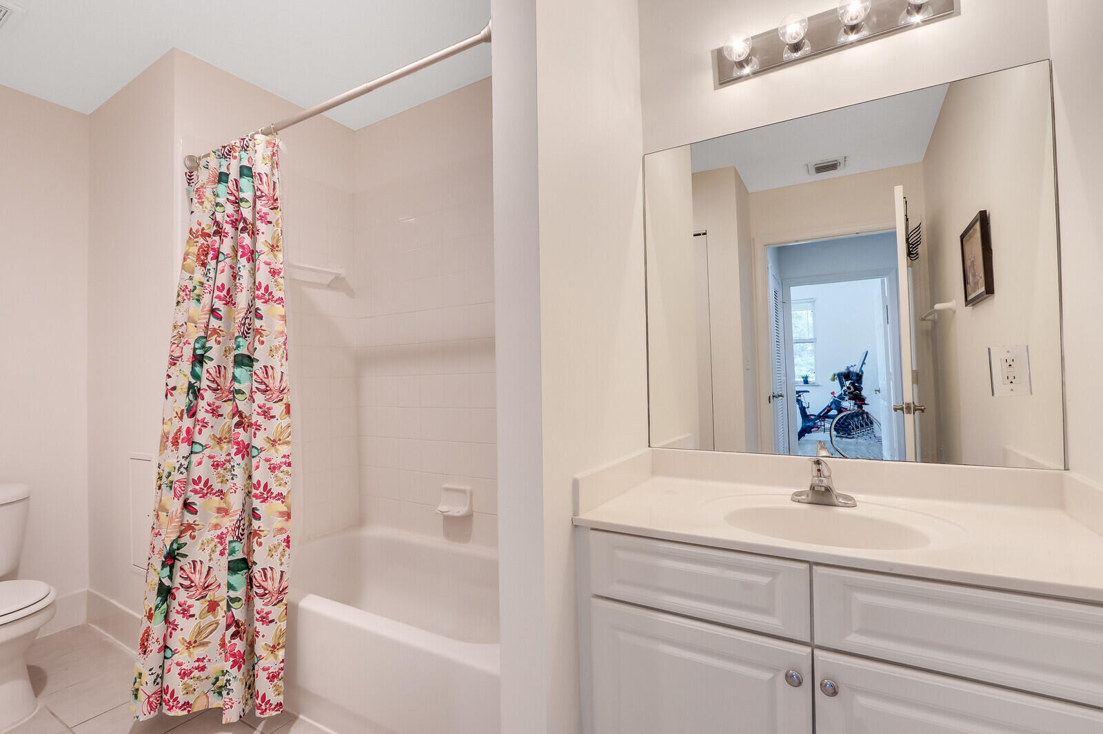VILLAGE AT ABACOA CONDO - Residential Lease