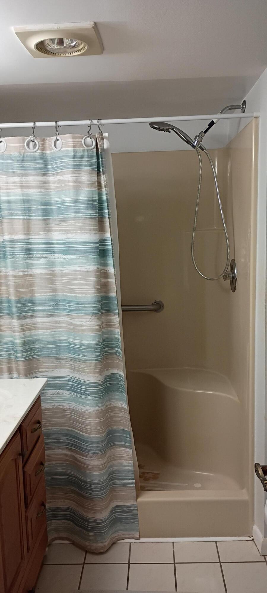PINECROFT CONDO - Residential