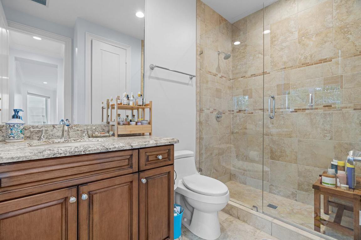 LAKE ROGERS ISLE UNIT E IN - Residential