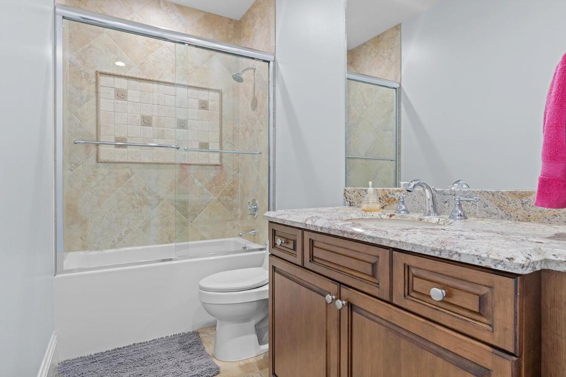 LAKE ROGERS ISLE UNIT E IN - Residential
