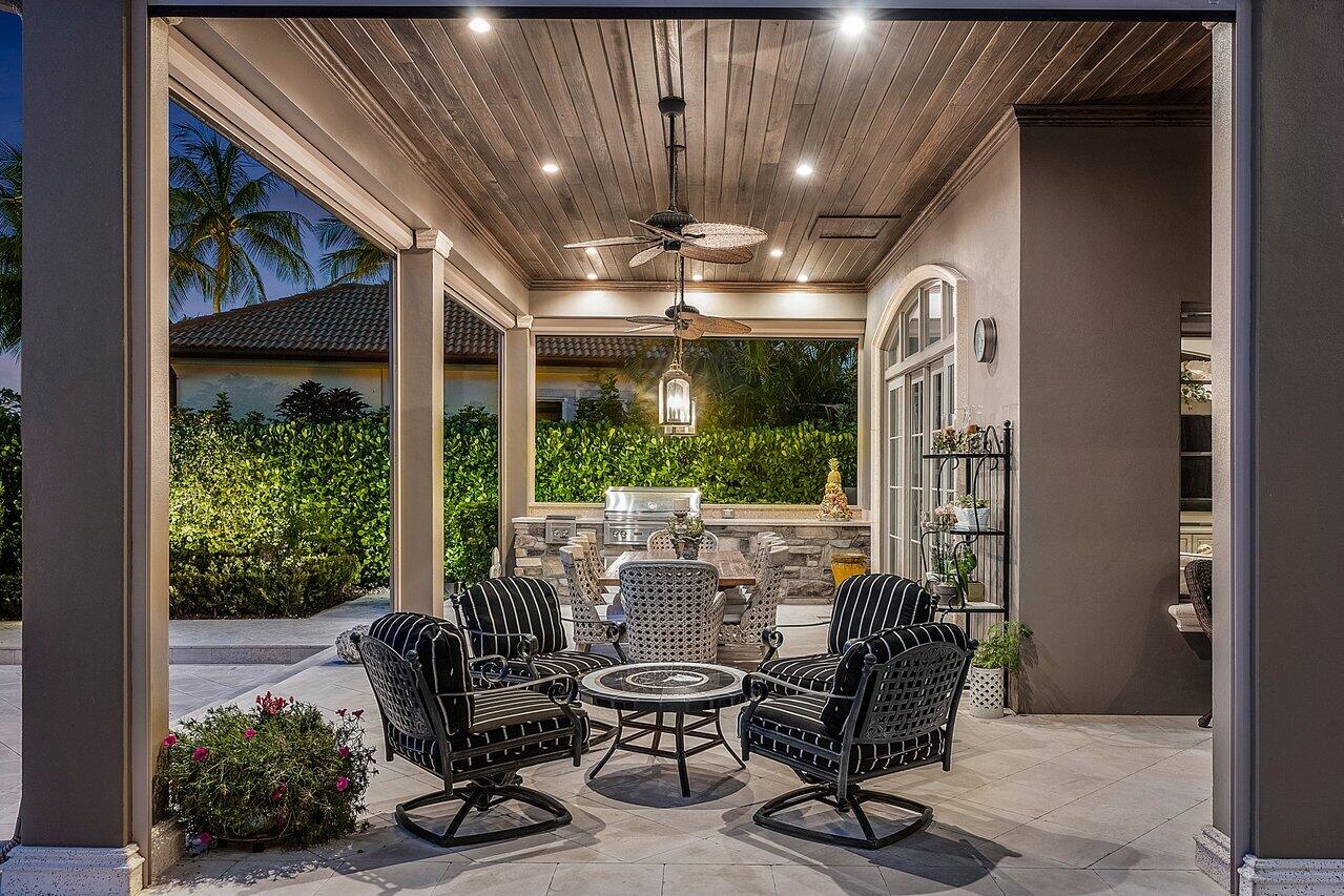 ADMIRALS COVE PAR E - Residential