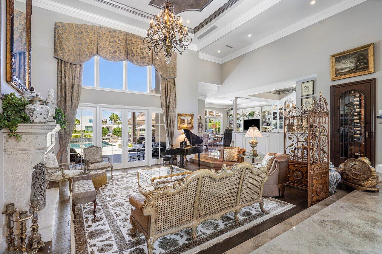 ADMIRALS COVE PAR E - Residential