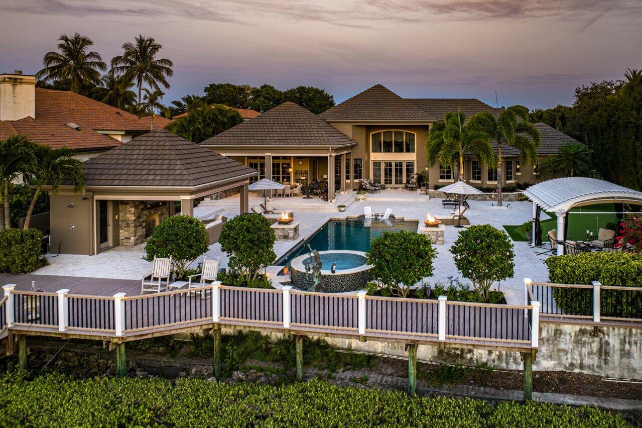 ADMIRALS COVE PAR E - Residential